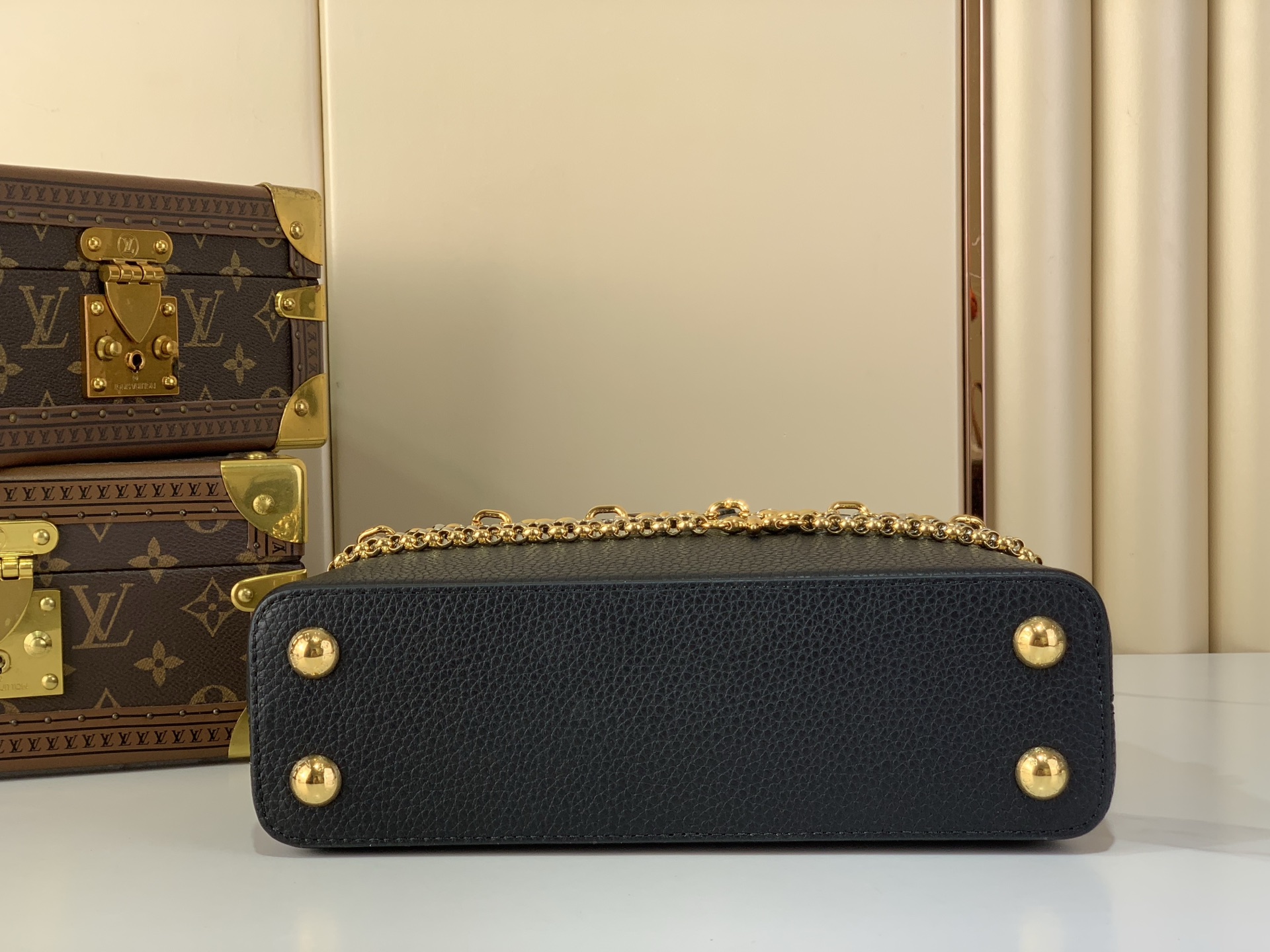 Louis Vuitton Basic Bag Black M-l-s