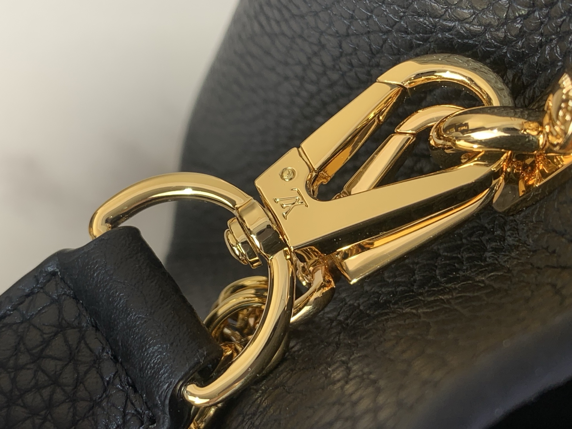 Louis Vuitton Basic Bag Black M-l-s