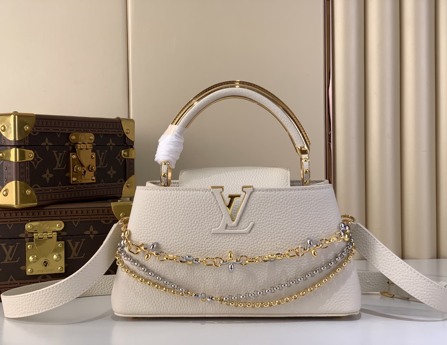 Louis Vuitton Basic Bag White M-l-s