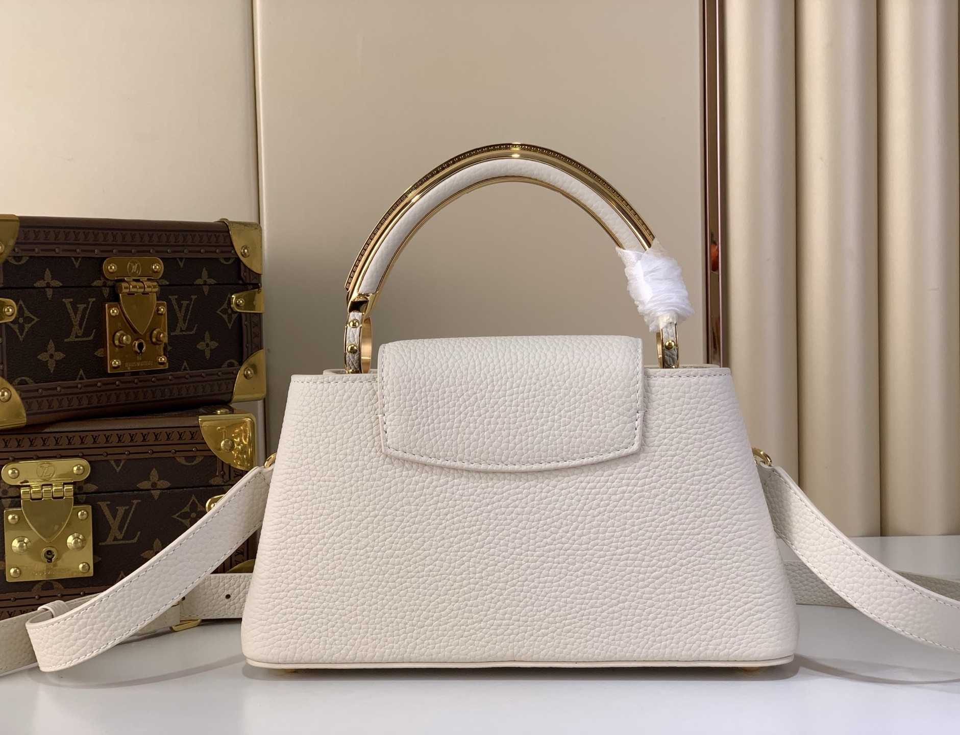 Louis Vuitton Basic Bag White M-l-s