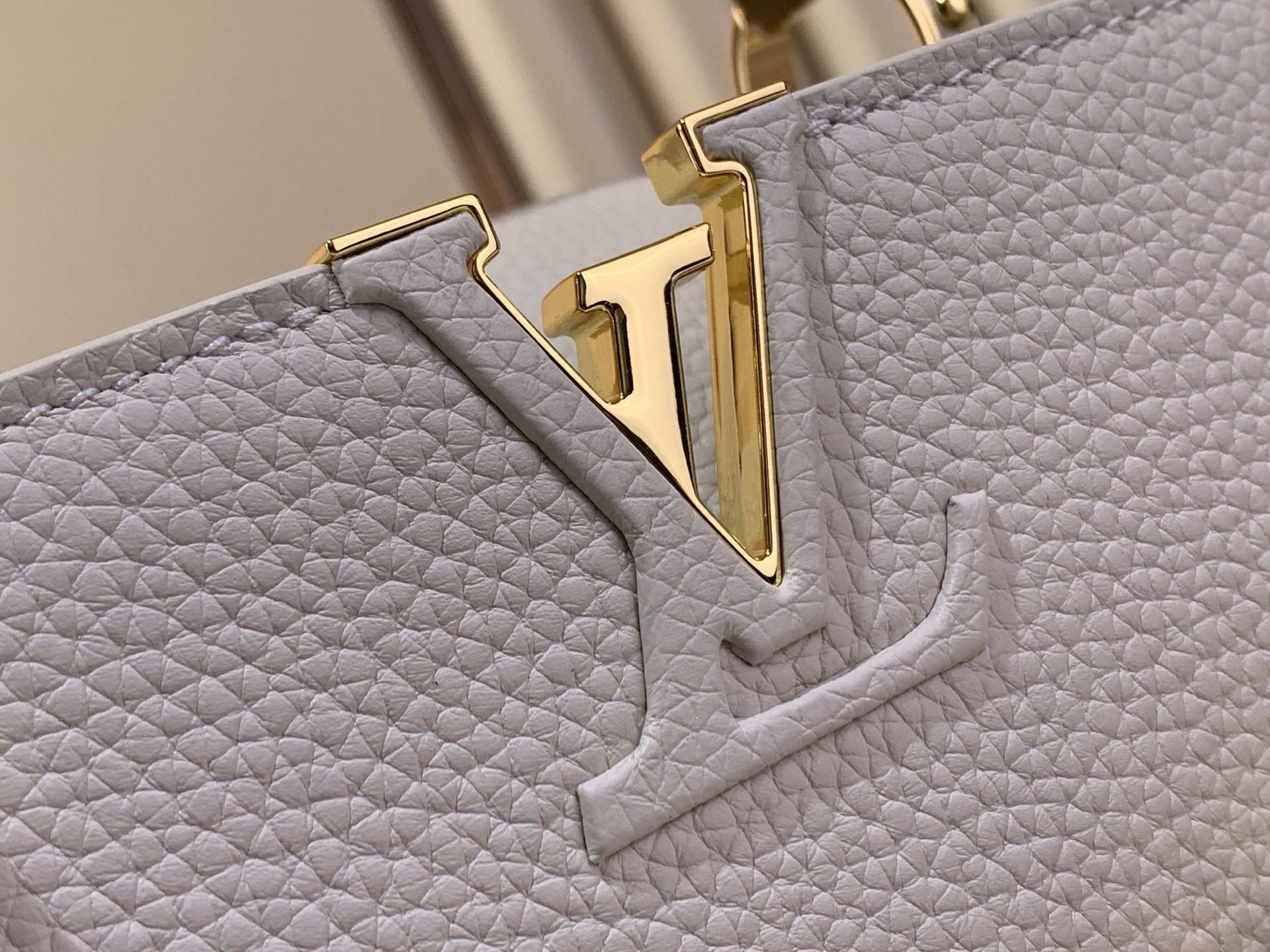 Louis Vuitton Basic Bag White M-l-s