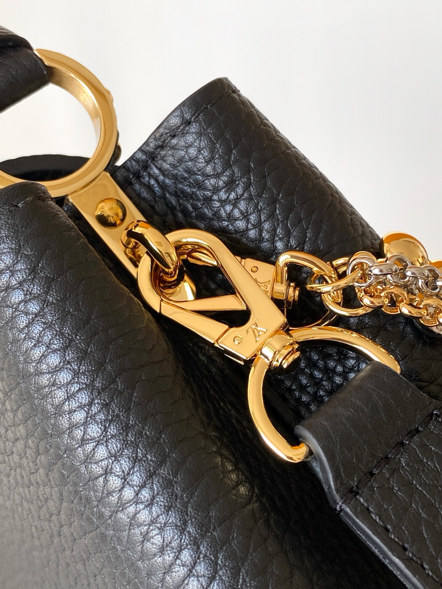 Louis Vuitton Basic Bag Cow Leather Black M-l-s