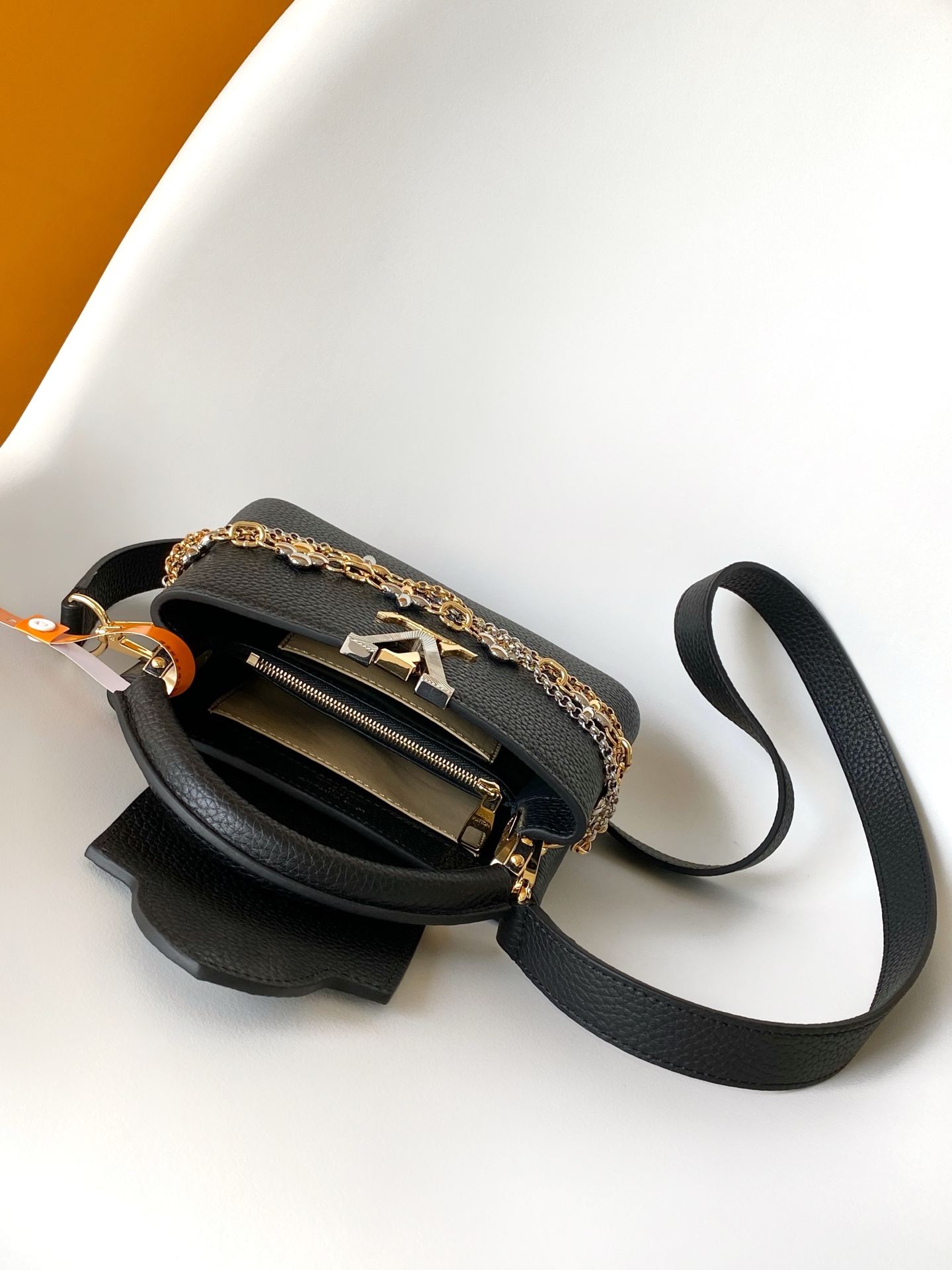 Louis Vuitton Basic Bag Cow Leather Black M-l-s