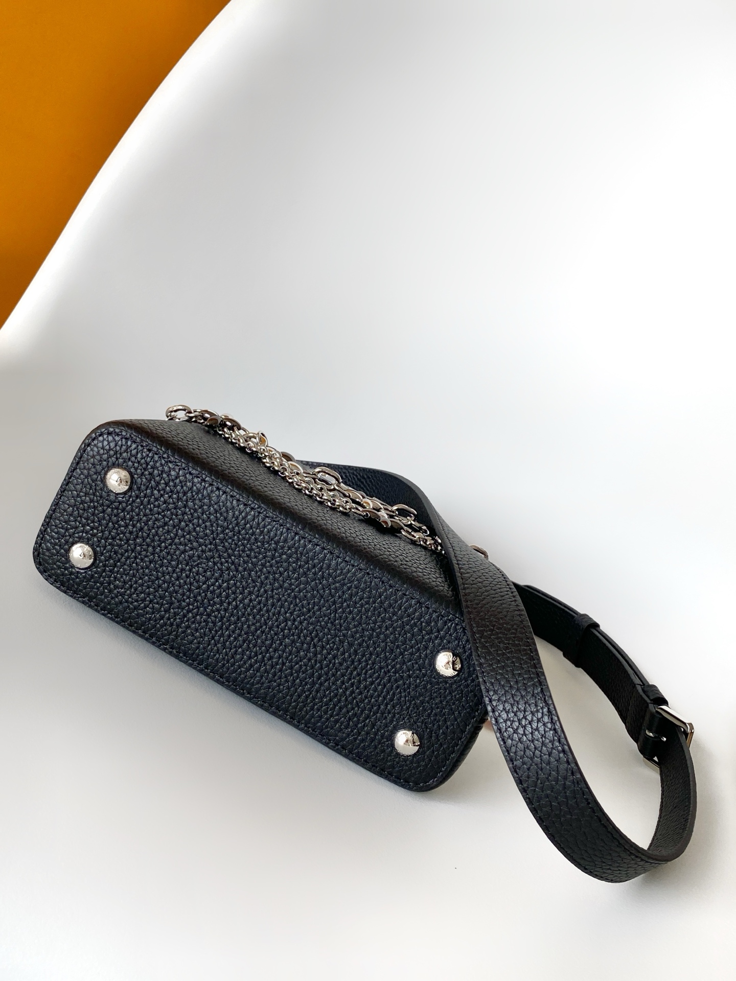 Louis Vuitton Basic Bag Cow Leather Black M-l-s