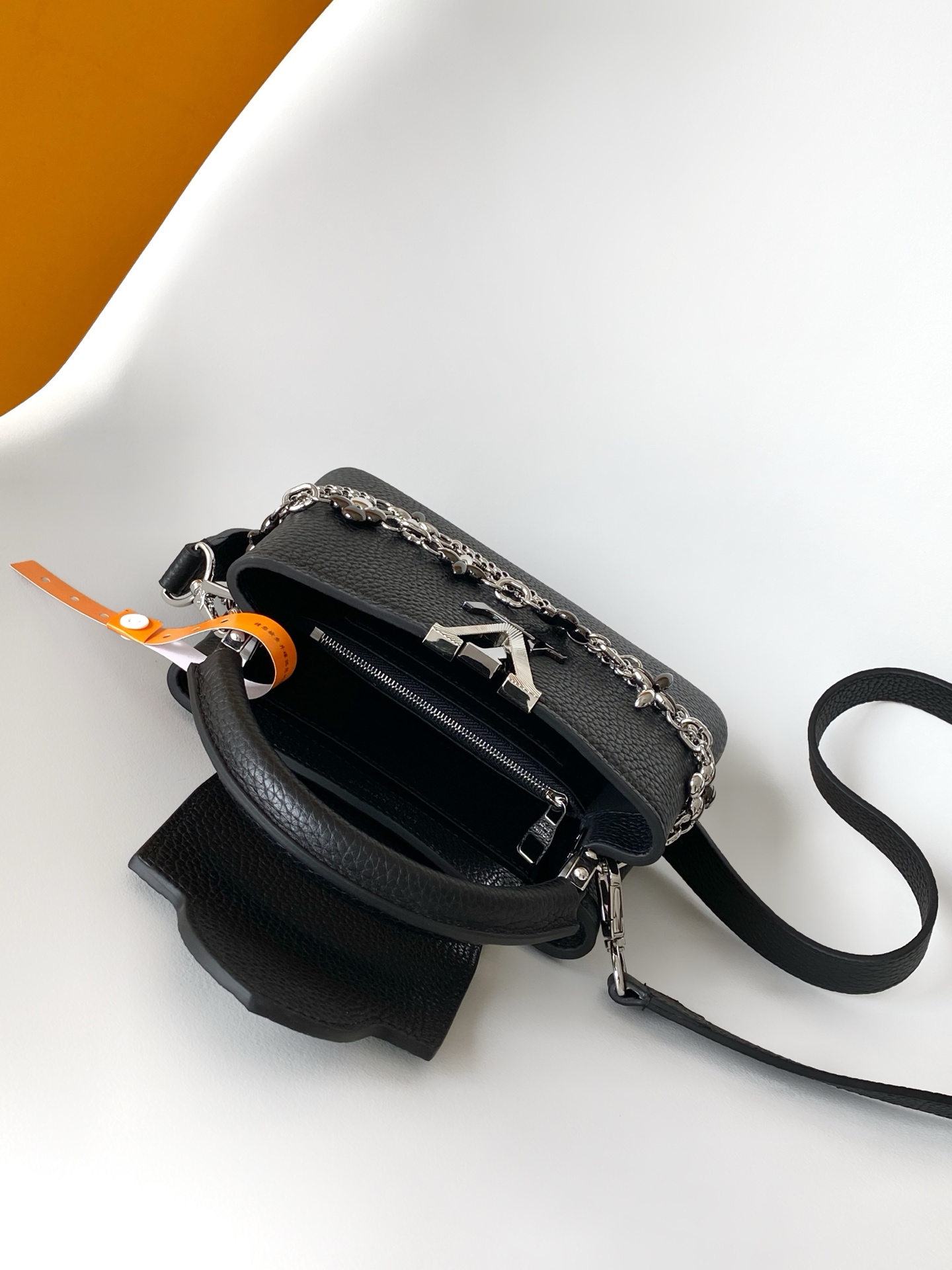 Louis Vuitton Basic Bag Cow Leather Black M-l-s