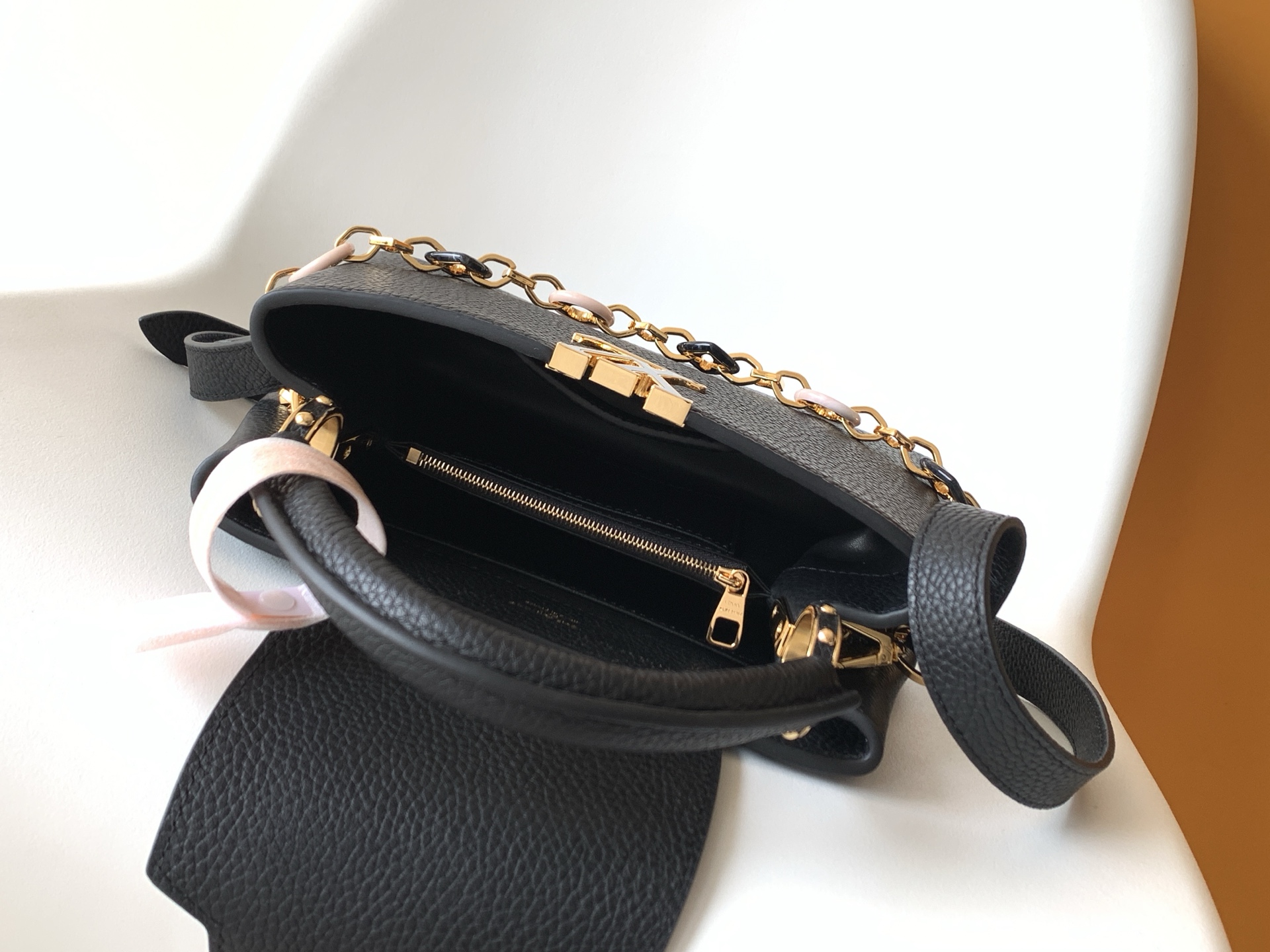 Louis Vuitton Basic Bag Cow Leather Black M-l-s