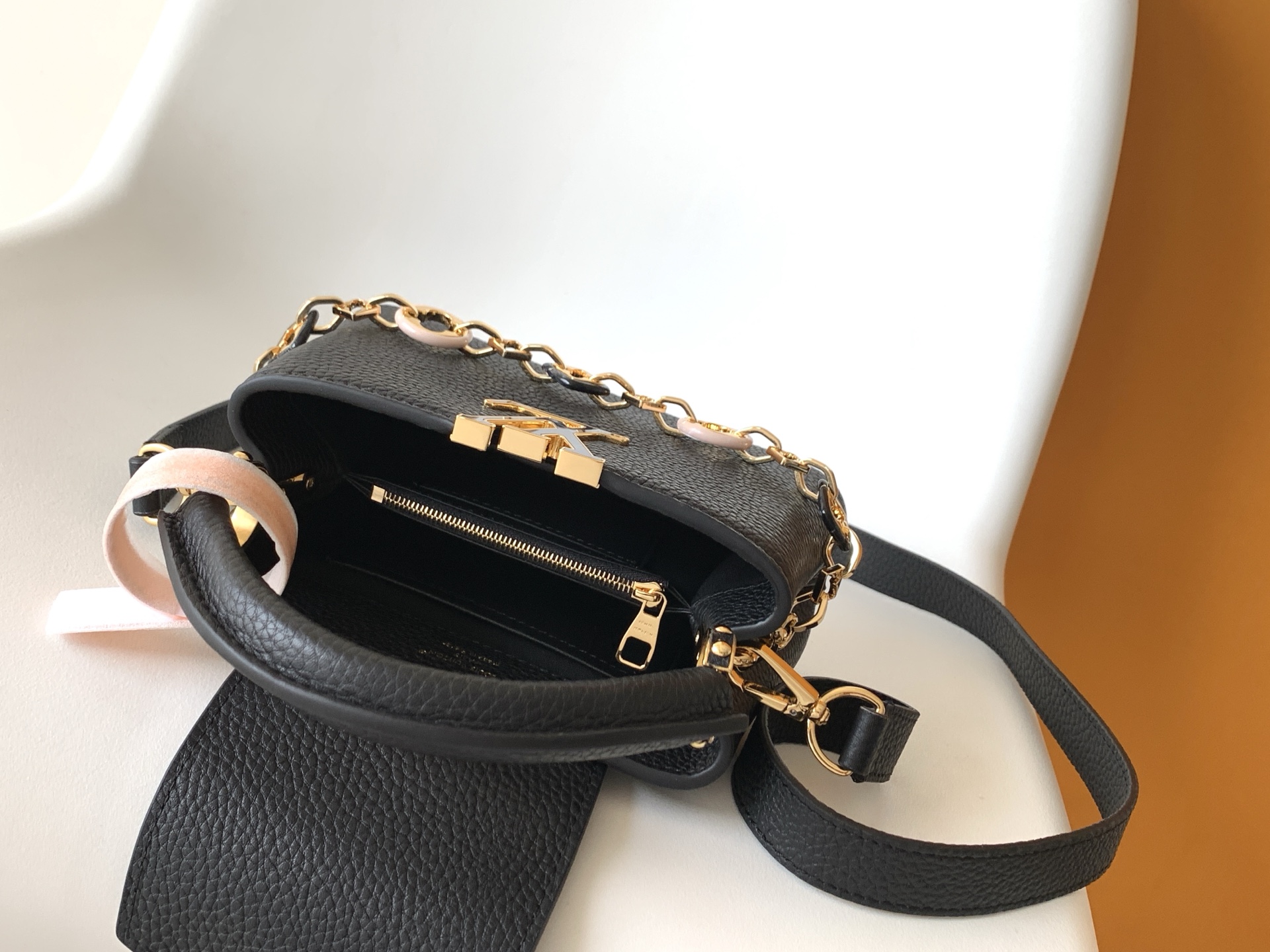 Louis Vuitton Basic Bag Cow Leather Black M-l-s