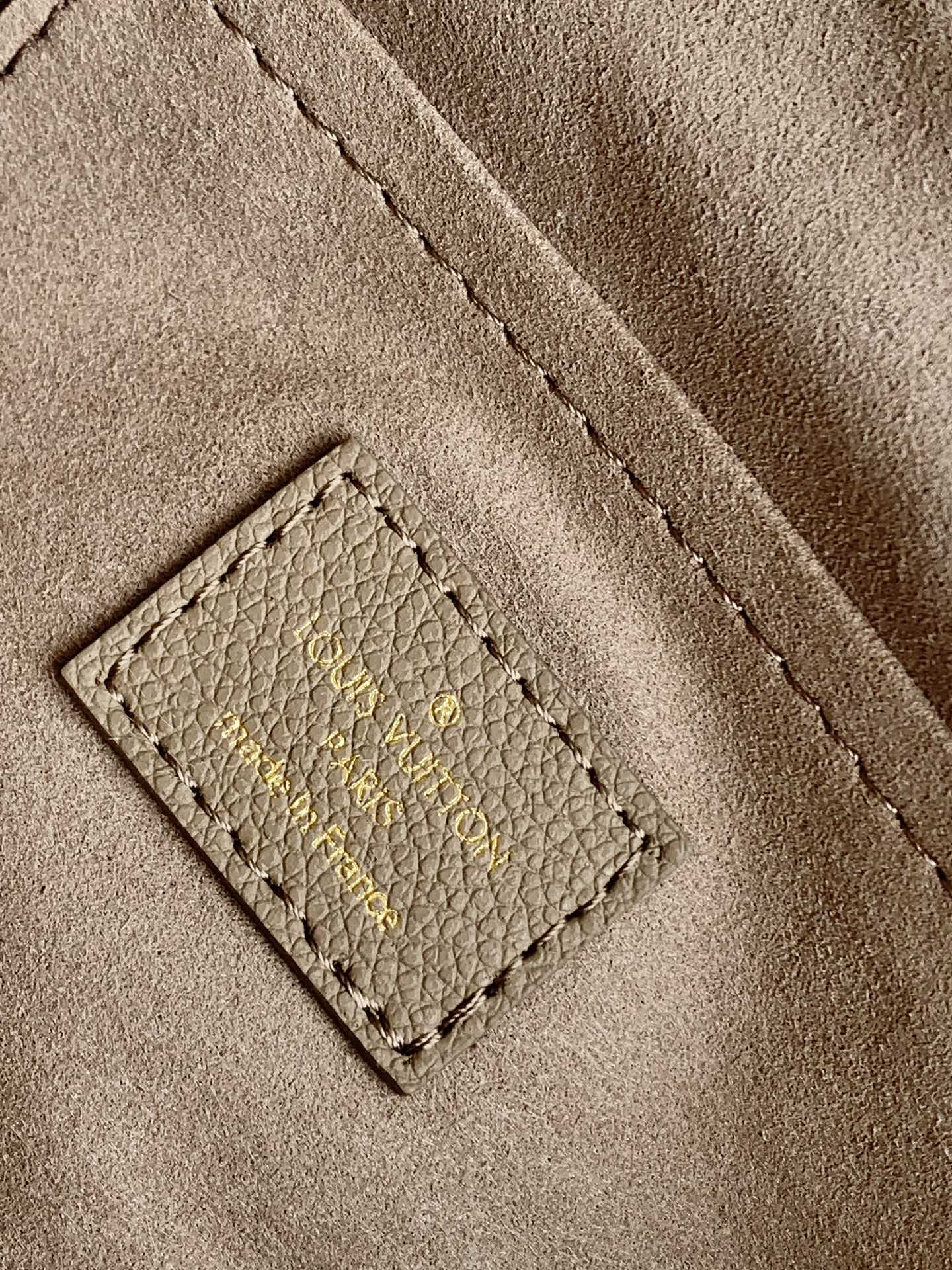 Louis Vuitton Basic Bag Cow Leather Black M-l-s