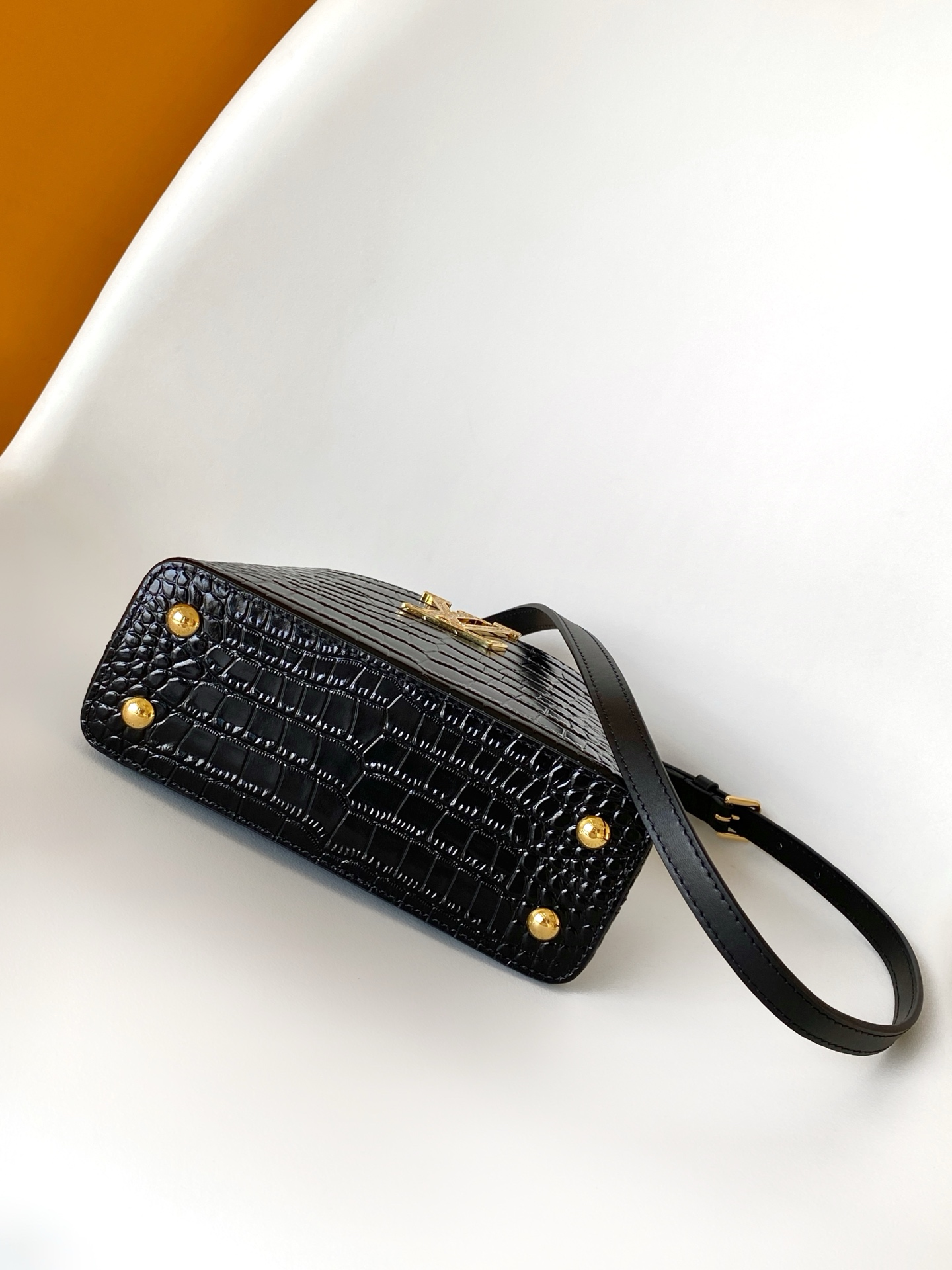 Louis Vuitton Basic Bag Cow Leather Black M-l-s