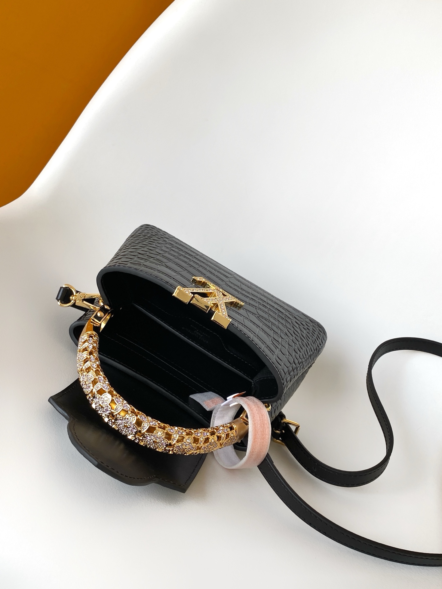 Louis Vuitton Basic Bag Cow Leather Black M-l-s