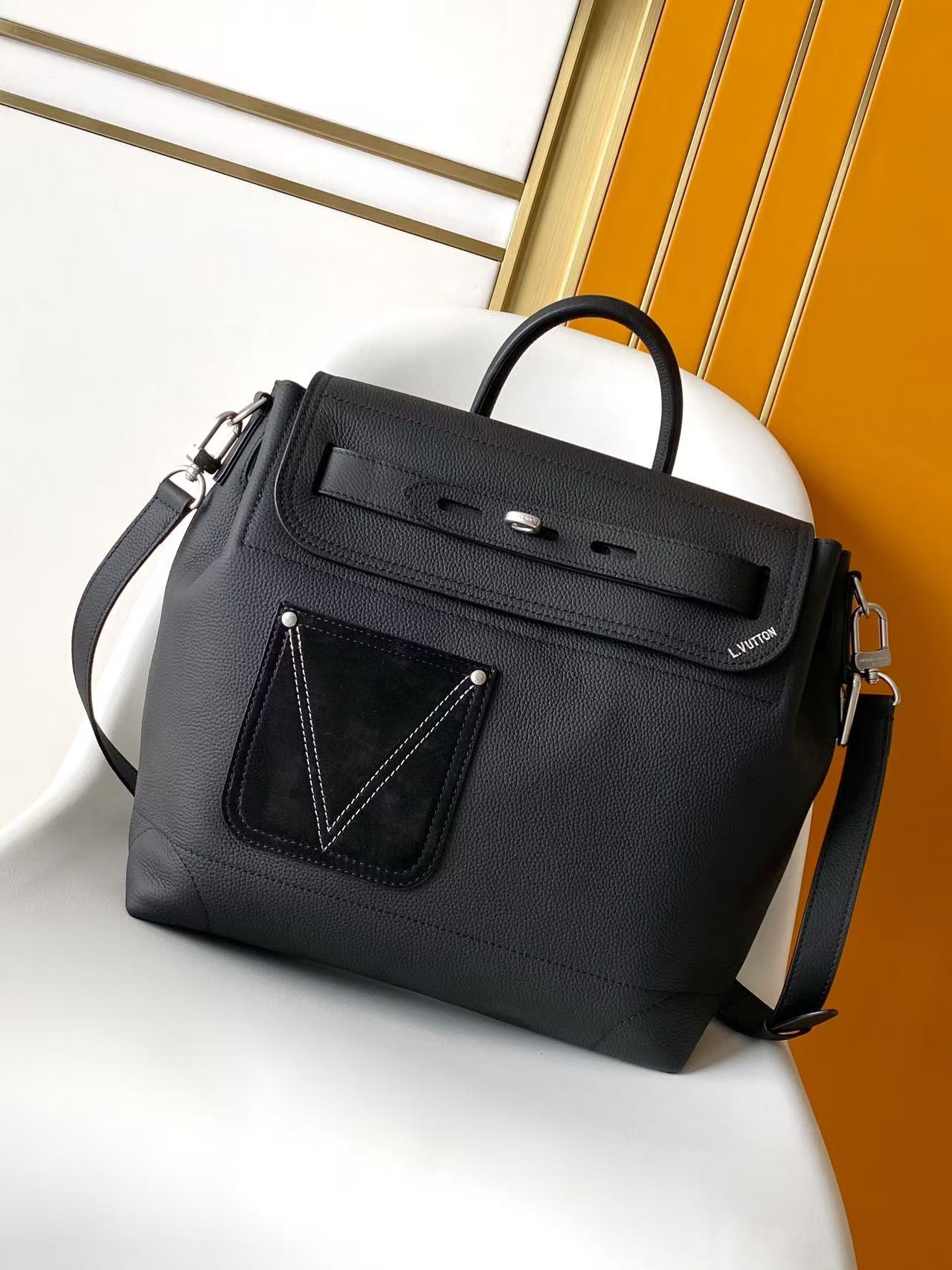 Louis Vuitton Basic Bag Cow Leather M