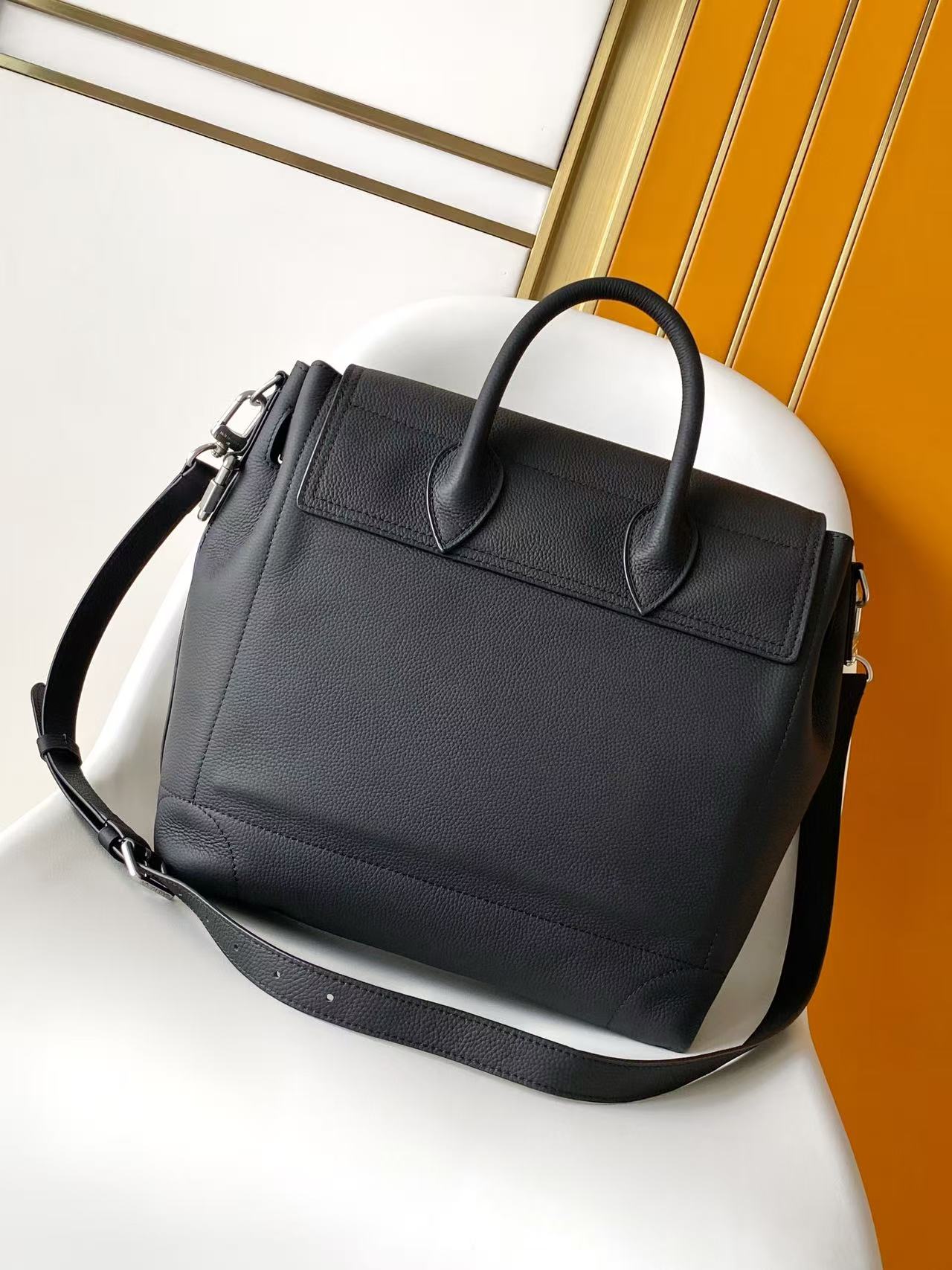 Louis Vuitton Basic Bag Cow Leather M