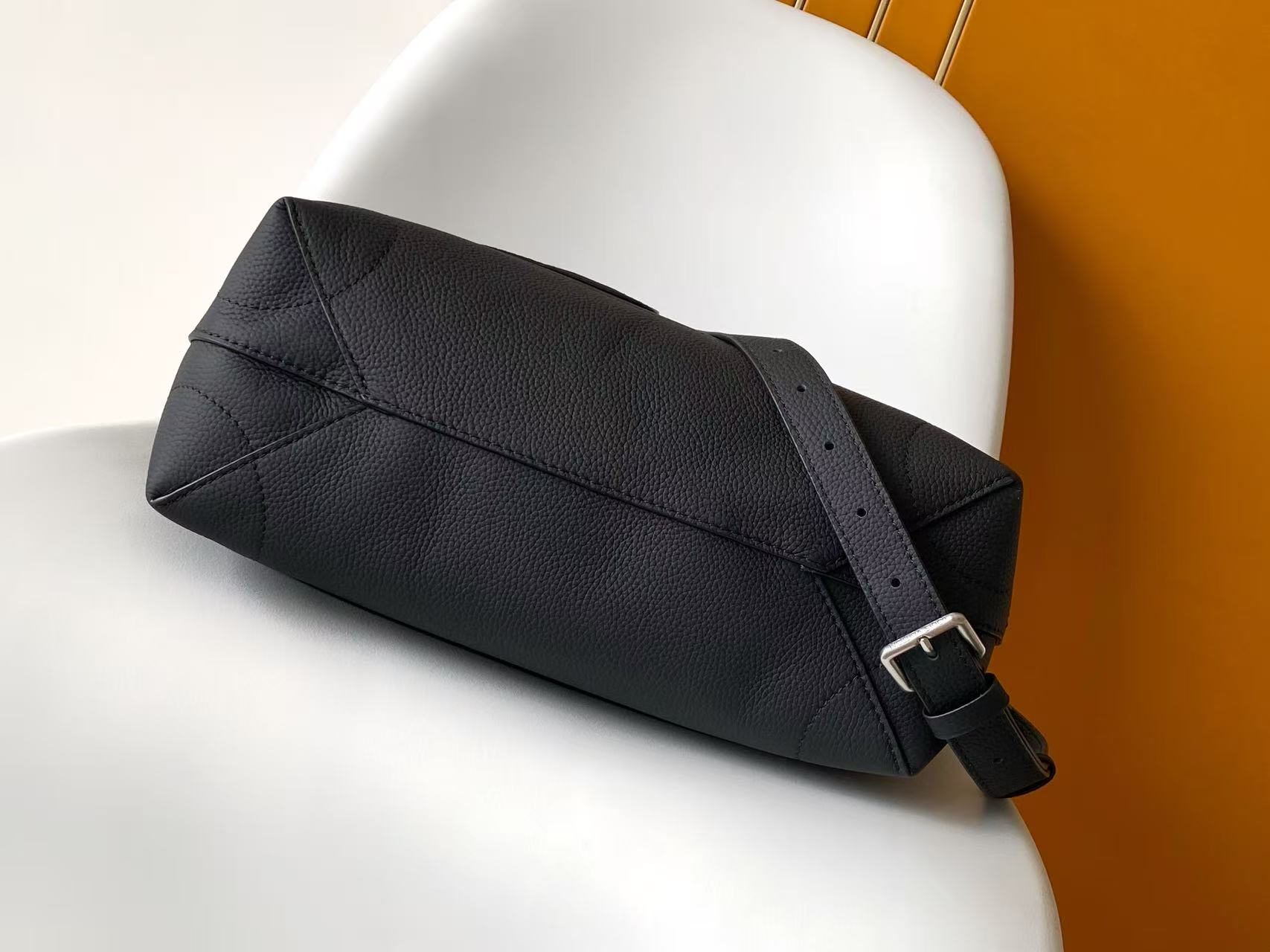 Louis Vuitton Basic Bag Cow Leather M