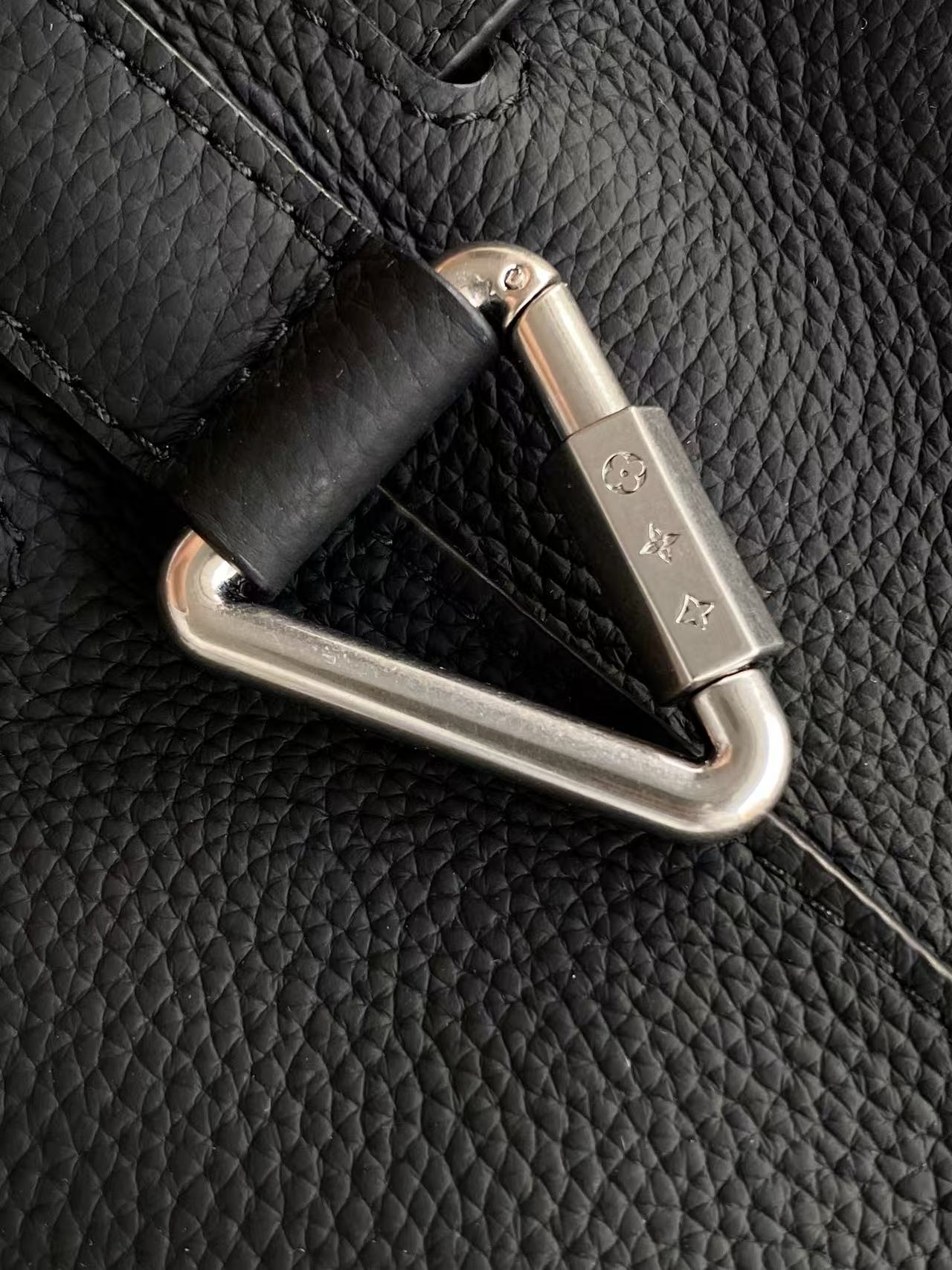 Louis Vuitton Basic Bag Cow Leather M