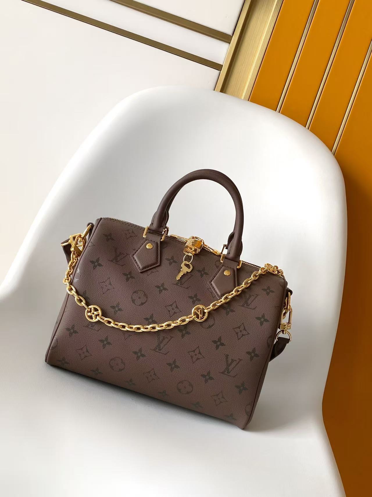 Louis Vuitton Basic Bag Cow Leather Black M-l-s