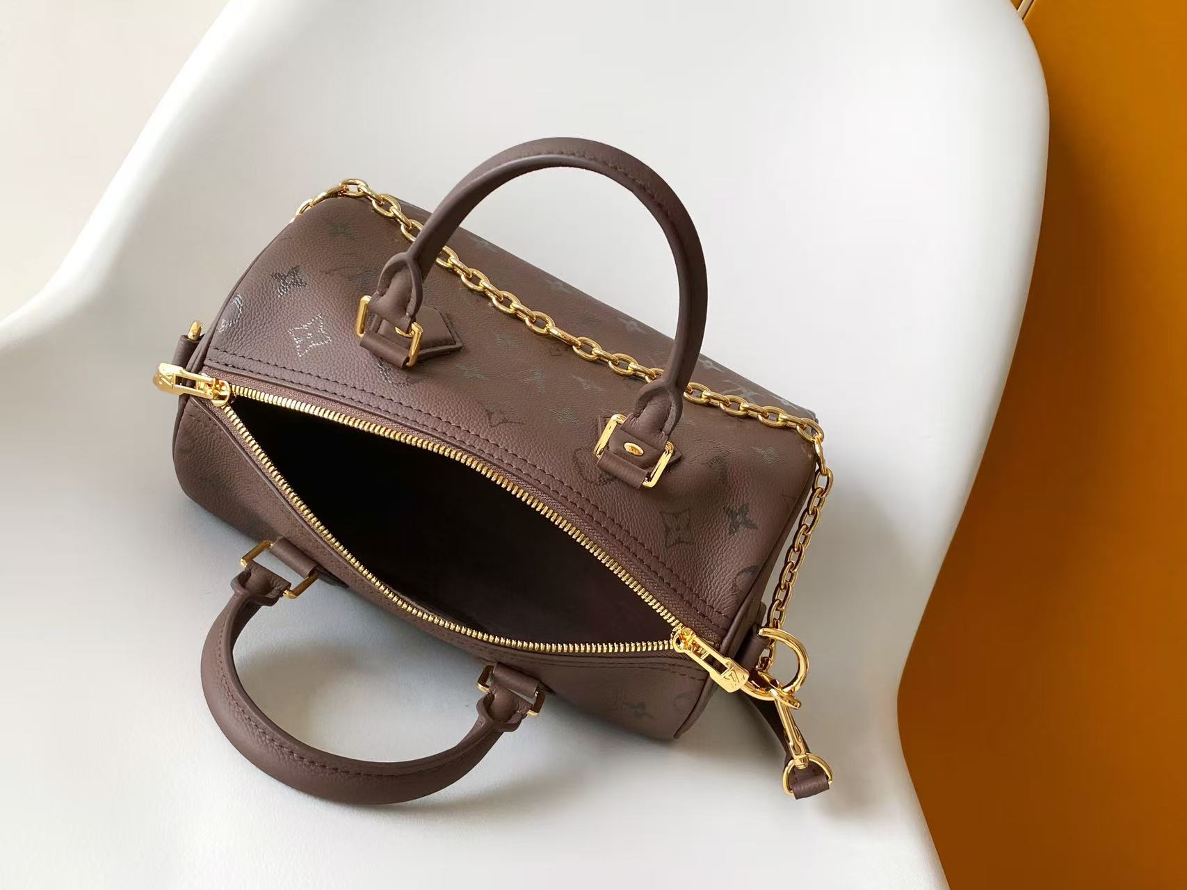 Louis Vuitton Basic Bag Cow Leather Black M-l-s