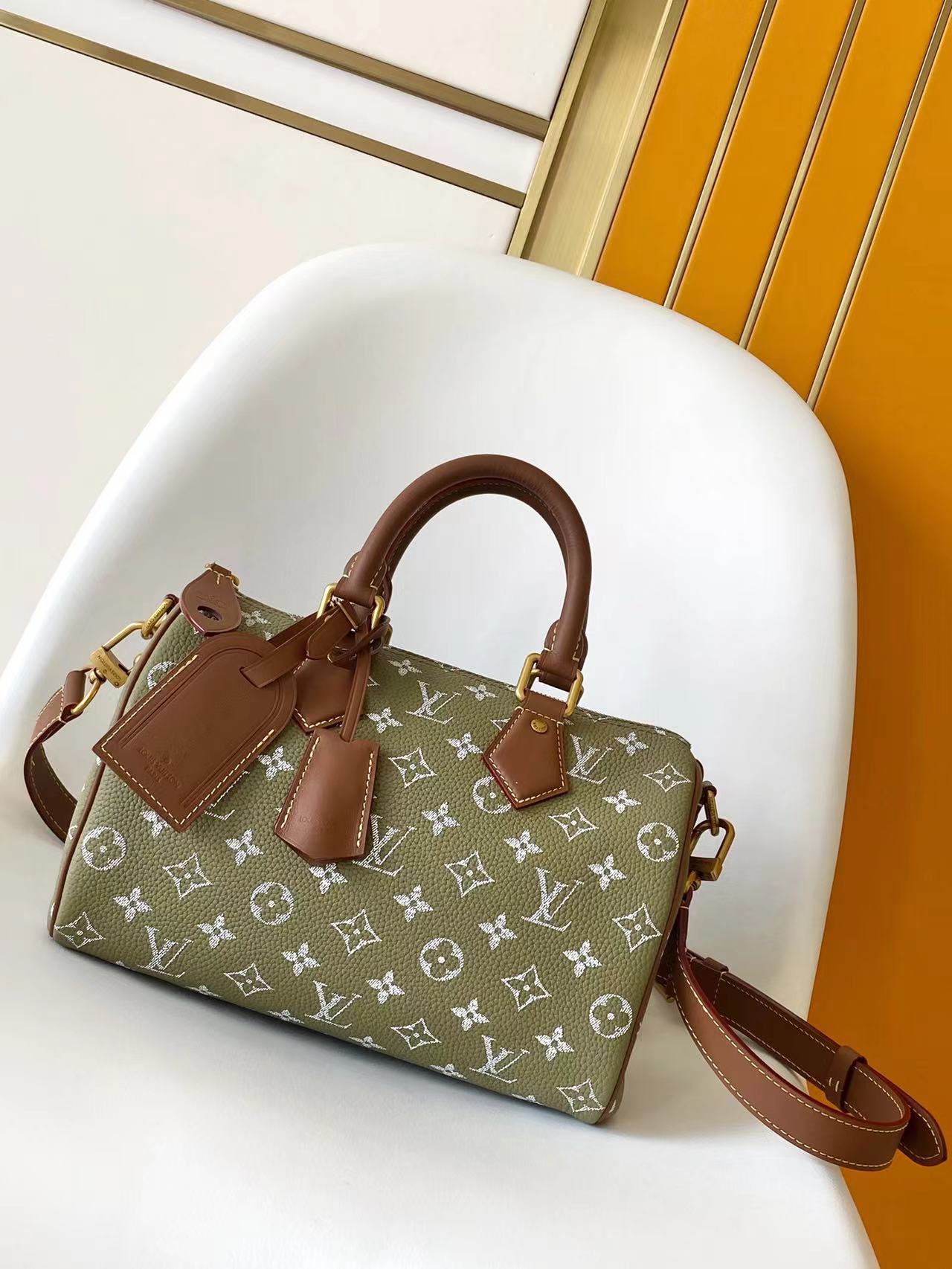 Louis Vuitton Basic Bag Cow Leather Gold 15cm-m-l-s