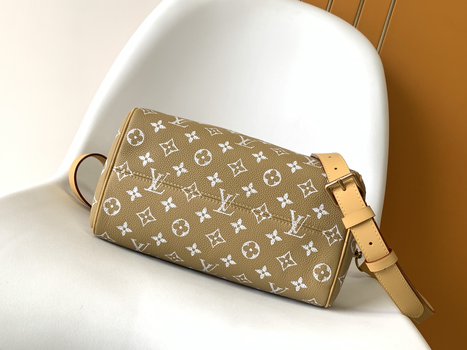 Louis Vuitton Basic Bag Cow Leather Gold 15cm-m-l-s