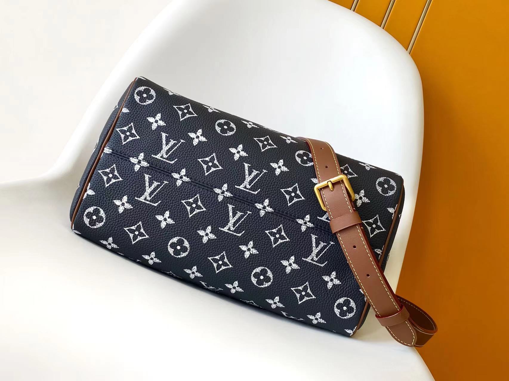 Louis Vuitton Basic Bag Cow Leather Black M-l-s