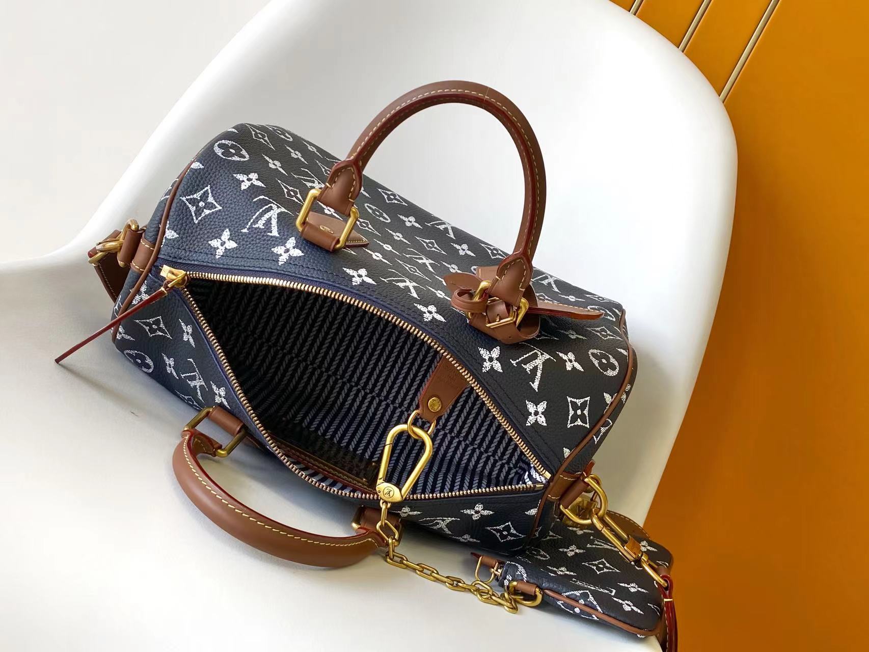 Louis Vuitton Basic Bag Cow Leather Black M-l-s