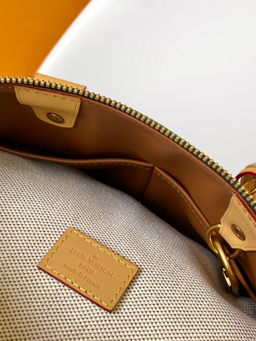 Louis Vuitton Basic Bag Cow Leather Black M-l-s