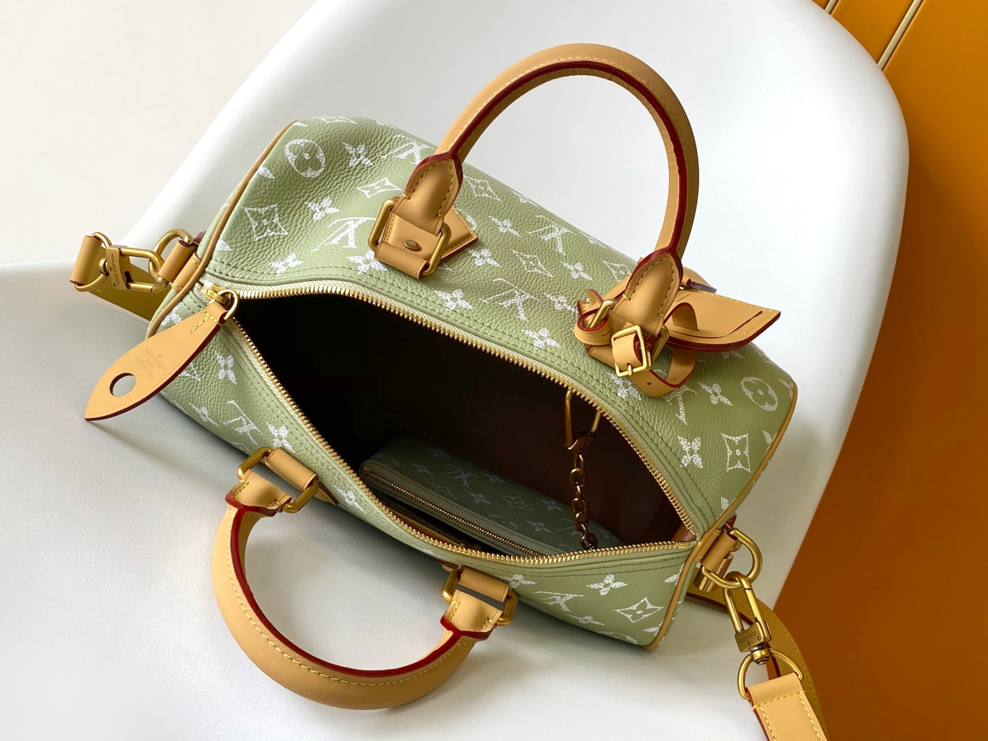 Louis Vuitton Basic Bag Cow Leather Black M-l-s