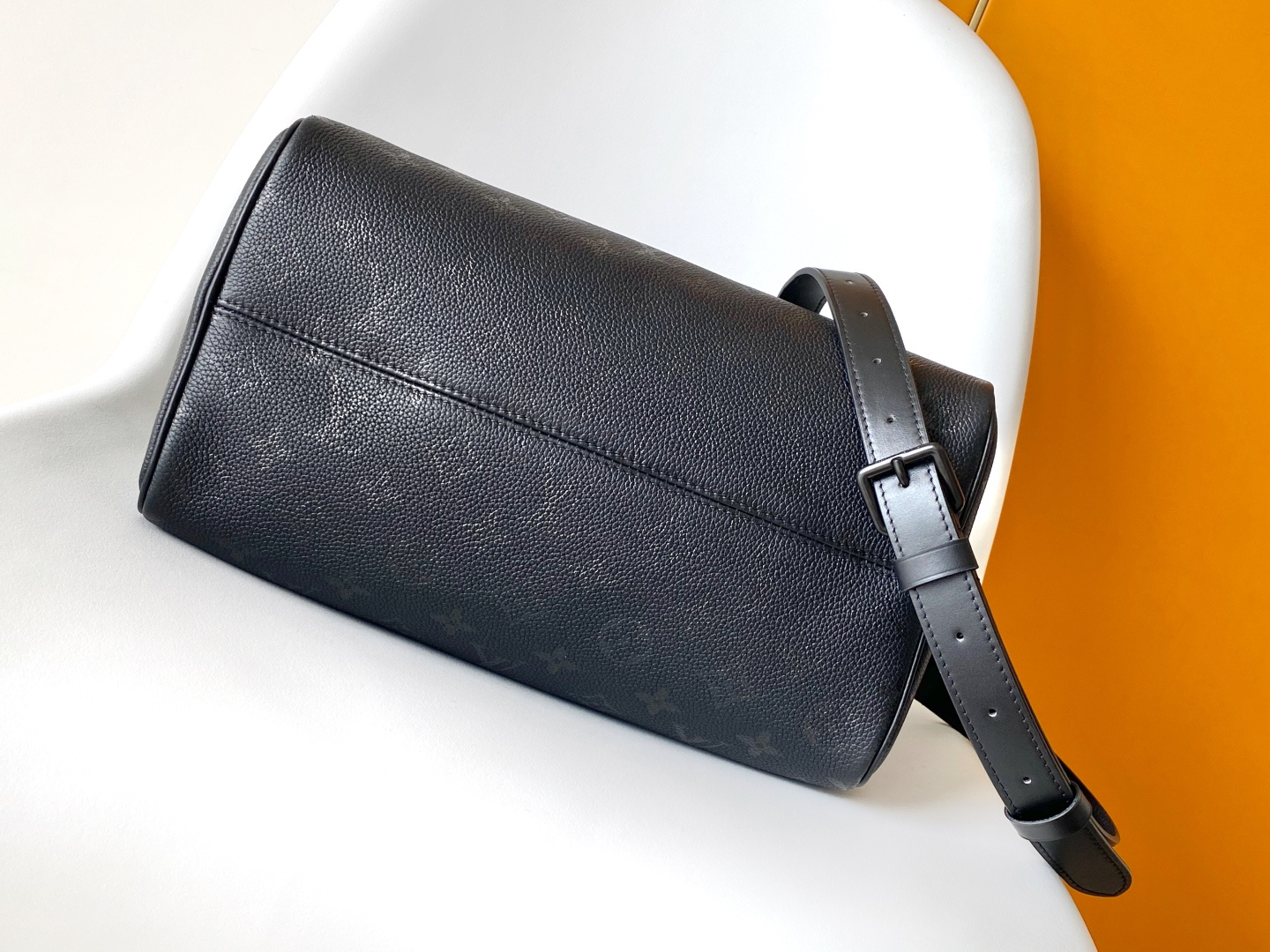 Louis Vuitton Basic Bag Cow Leather Black M-l-s