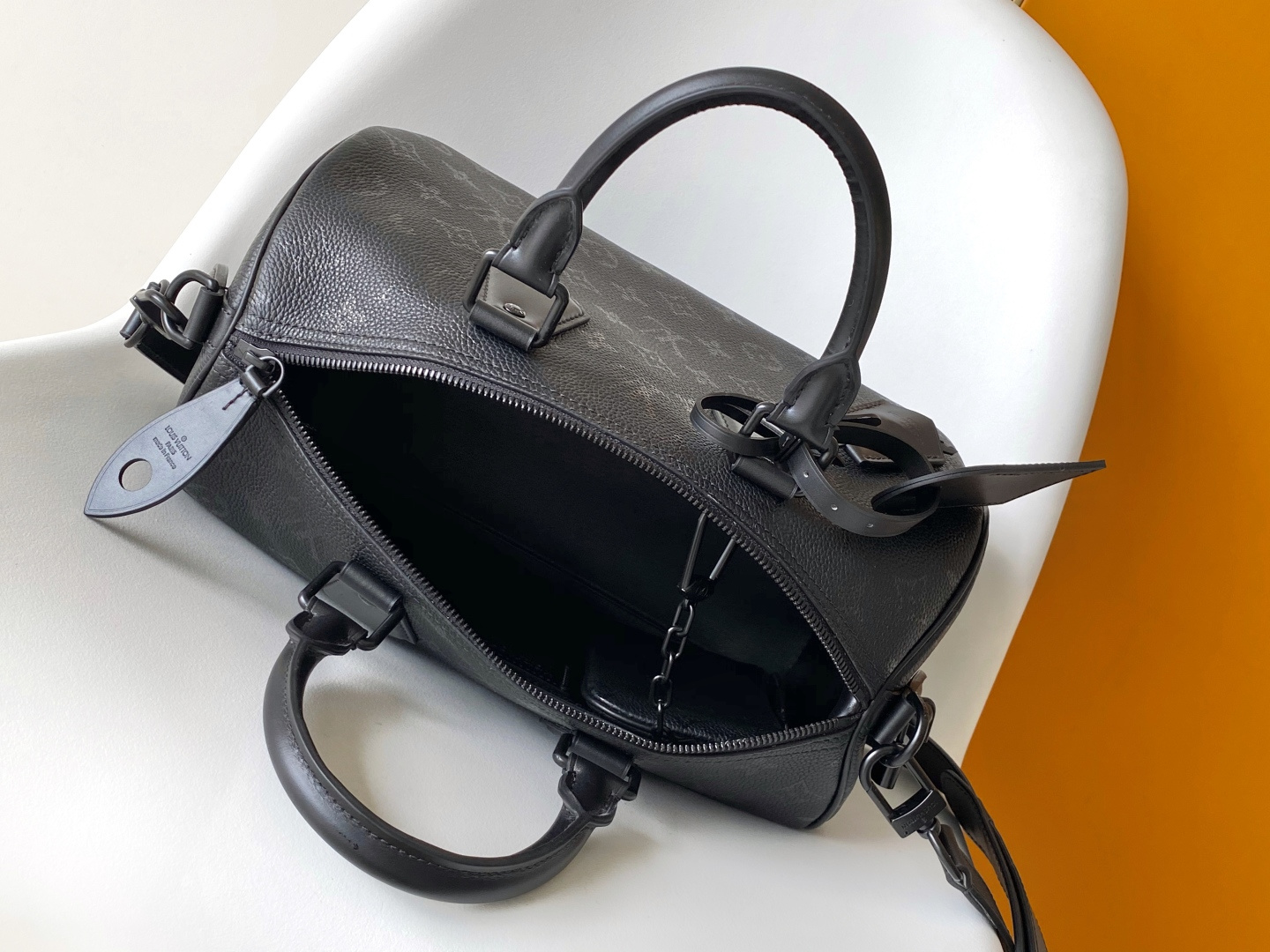 Louis Vuitton Basic Bag Cow Leather Black M-l-s