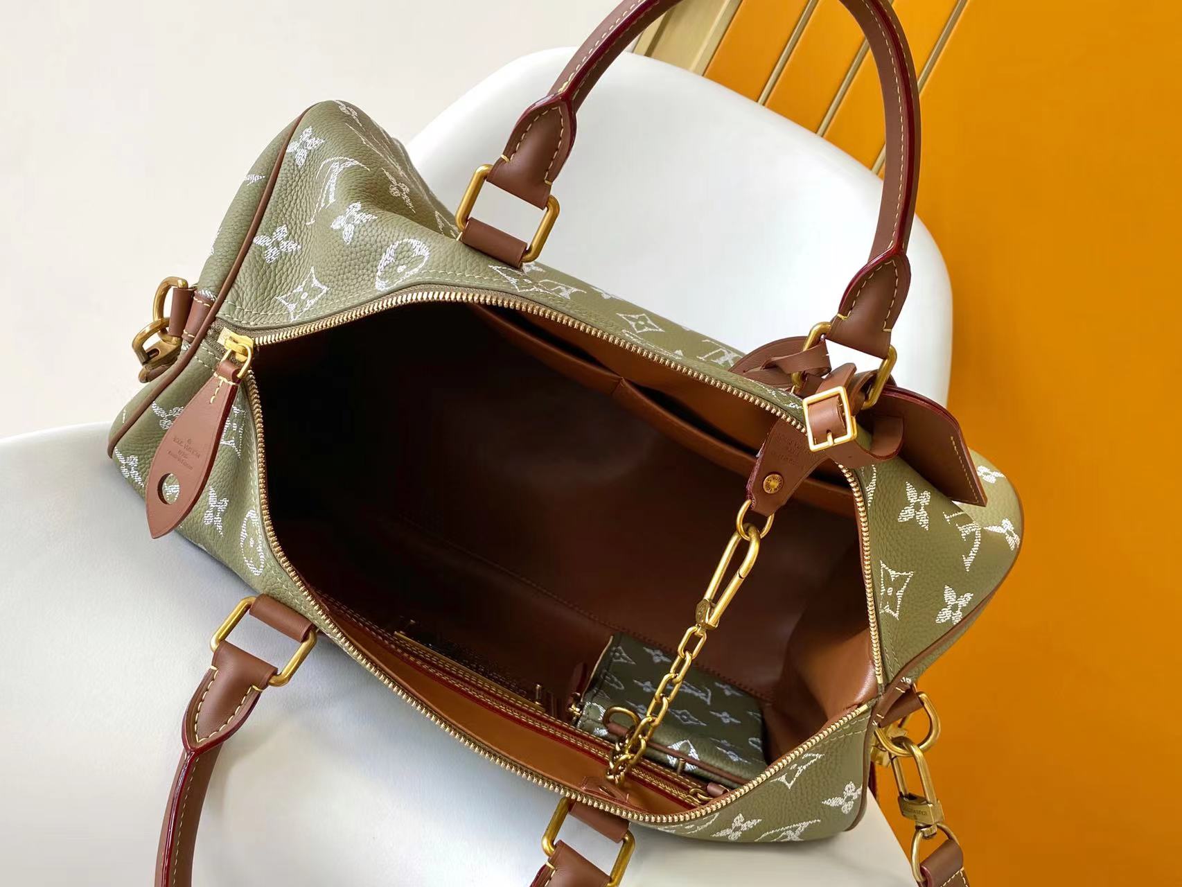 Louis Vuitton Basic Bag Cow Leather Black M-l-s