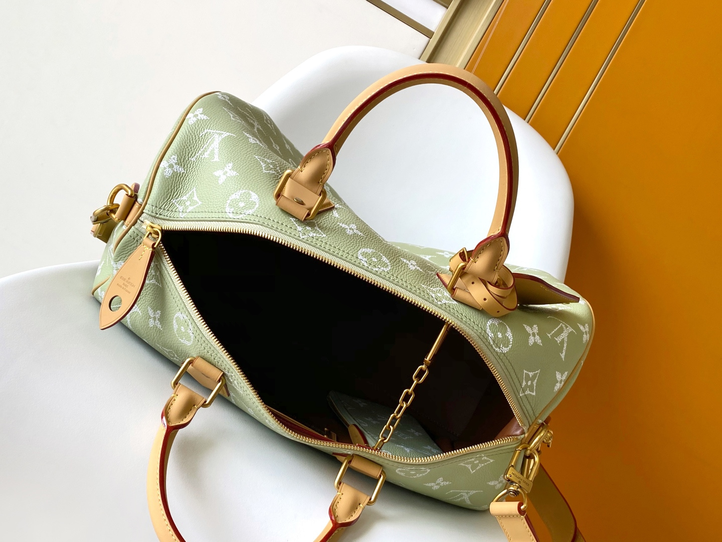 Louis Vuitton Basic Bag Cow Leather Red M-l-s