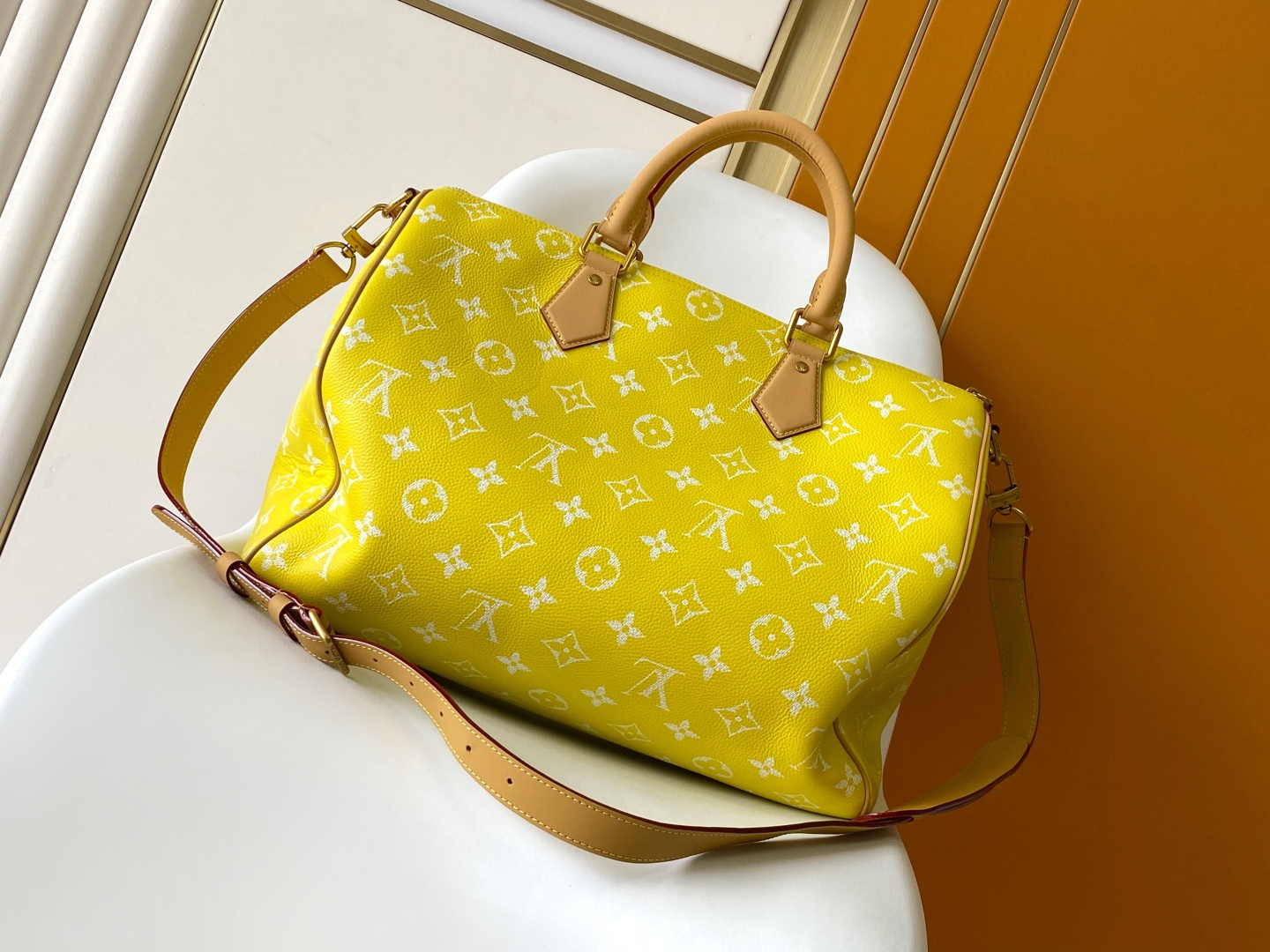 Louis Vuitton Basic Bag Cow Leather Red M-l-s