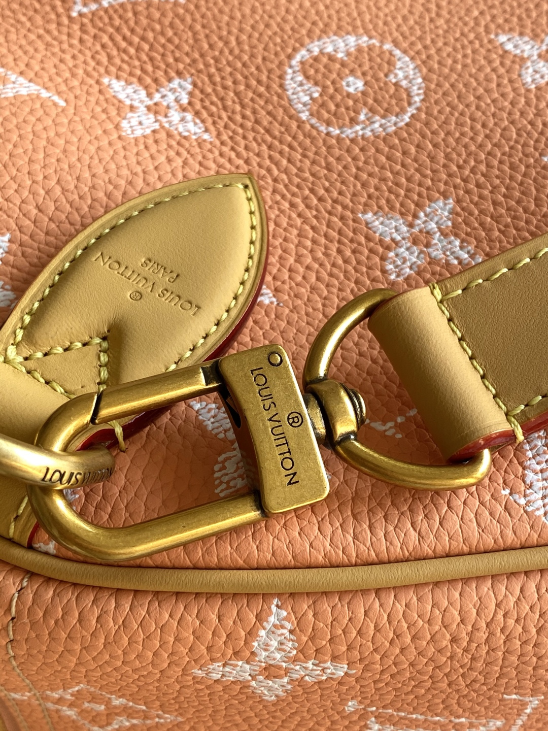 Louis Vuitton Basic Bag Cow Leather Red M-l-s