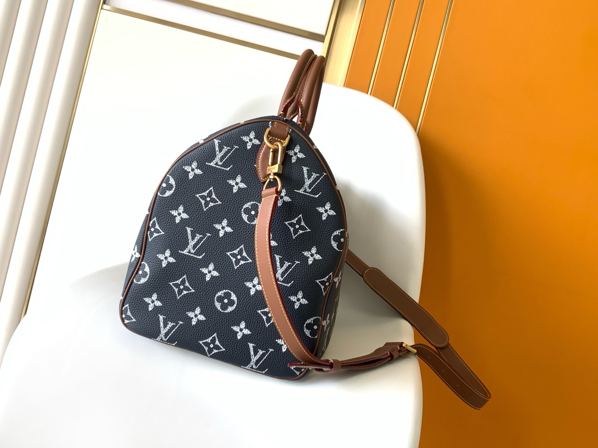 Louis Vuitton Basic Bag Cow Leather Black M-l-s
