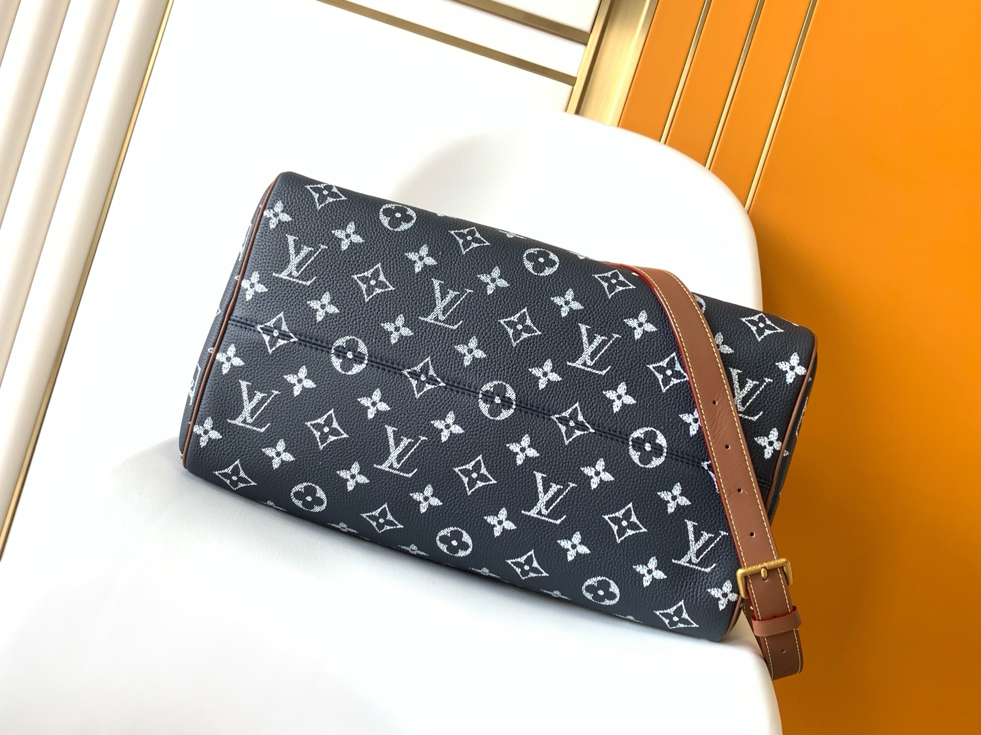Louis Vuitton Basic Bag Cow Leather Black M-l-s