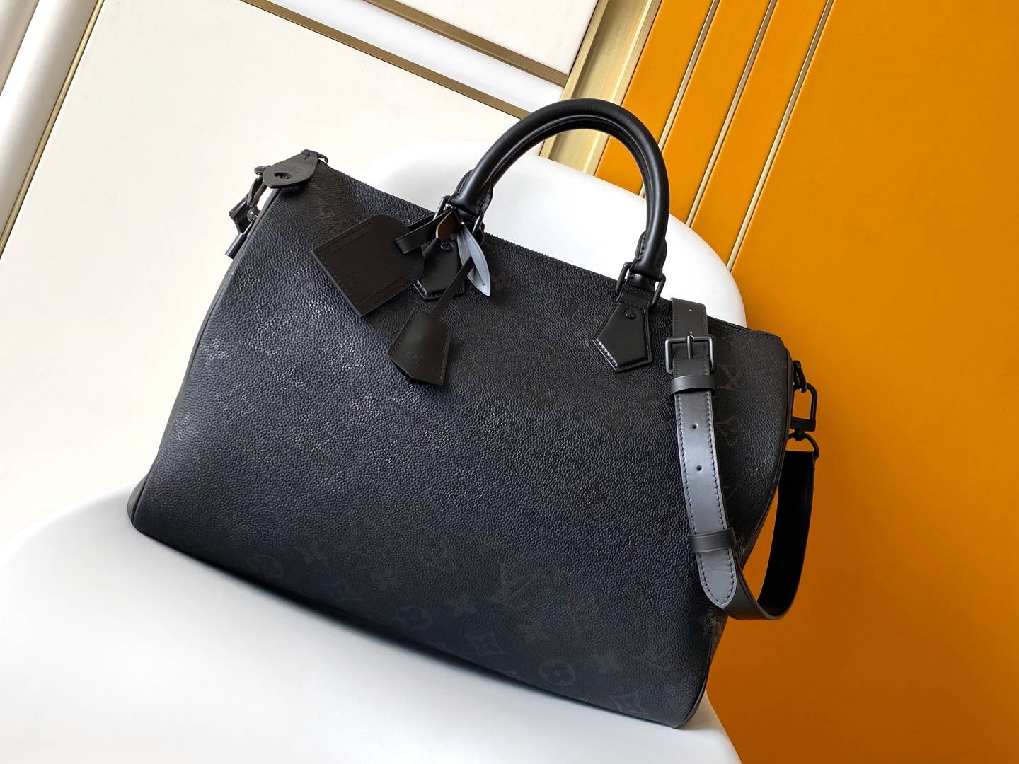 Louis Vuitton Basic Bag Cow Leather Black M-l-s