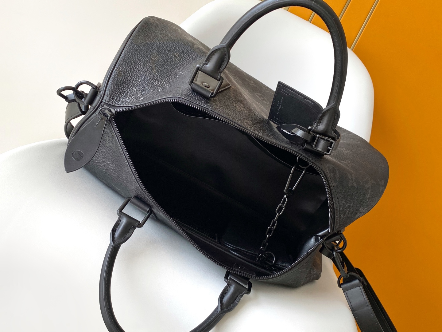 Louis Vuitton Basic Bag Cow Leather Black M-l-s