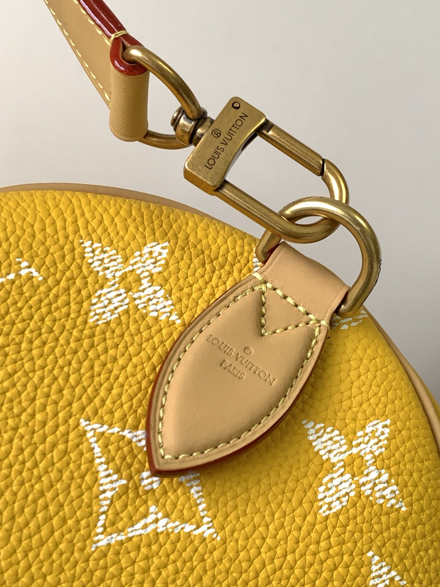 Louis Vuitton Basic Bag Cow Leather Red M-l-s