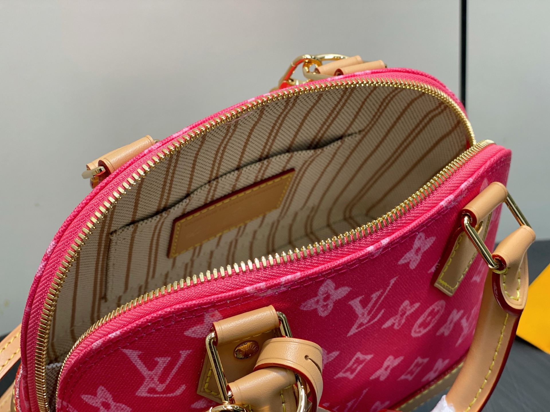 Louis Vuitton Basic Bag Cow Leather Blue M-l-s