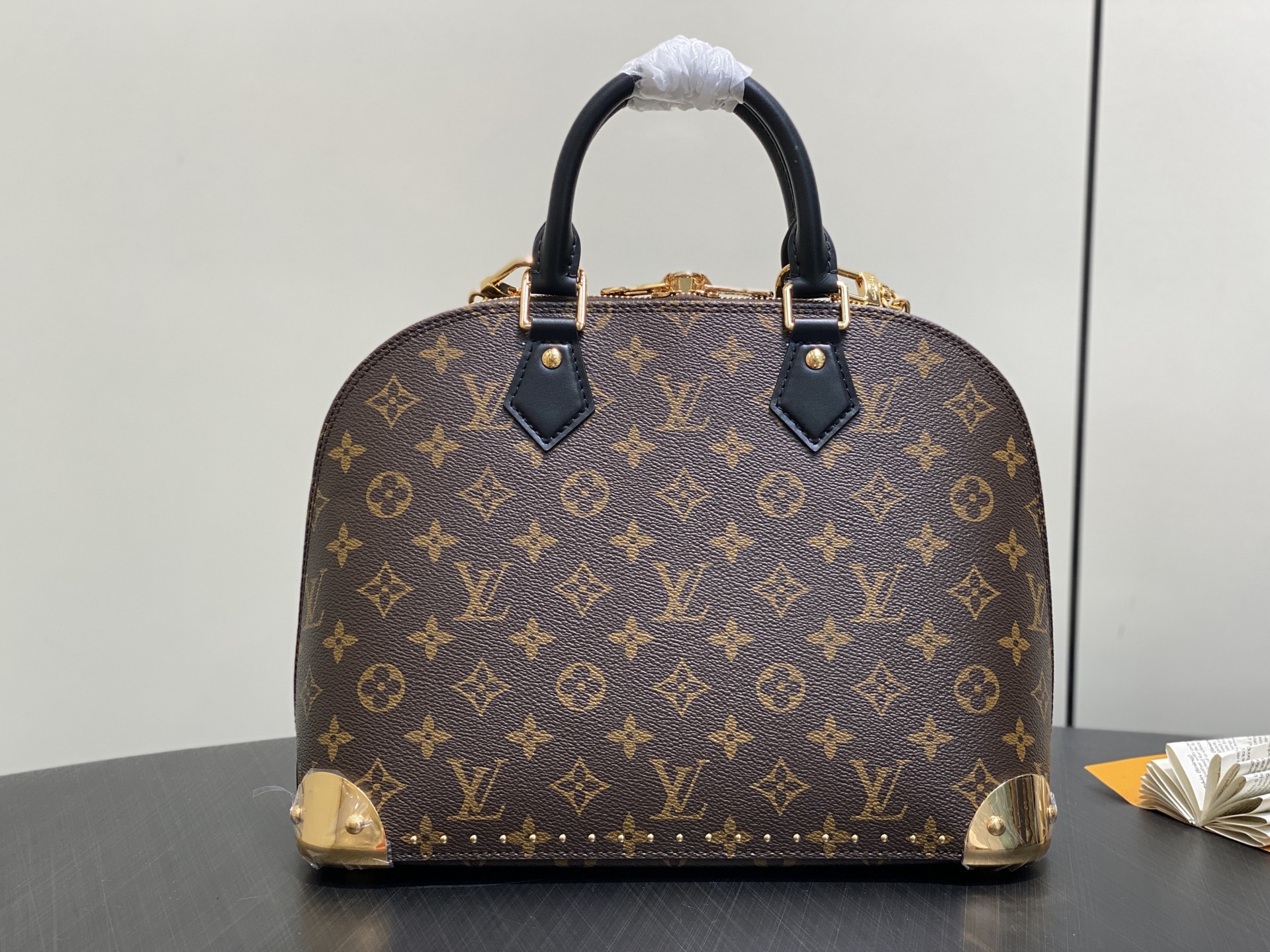 Louis Vuitton Male Basic Bag Cow Leather 16cm-m-l