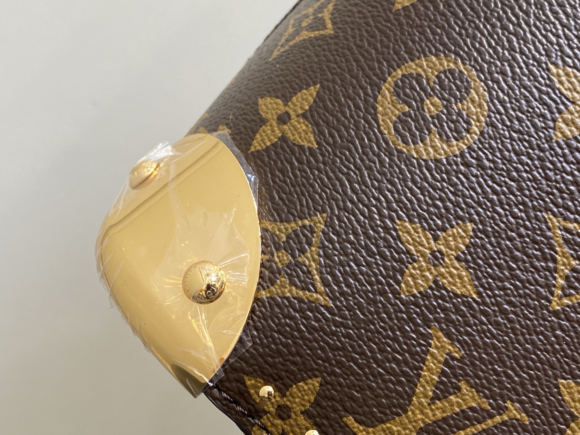 Louis Vuitton Male Basic Bag Cow Leather 16cm-m-l