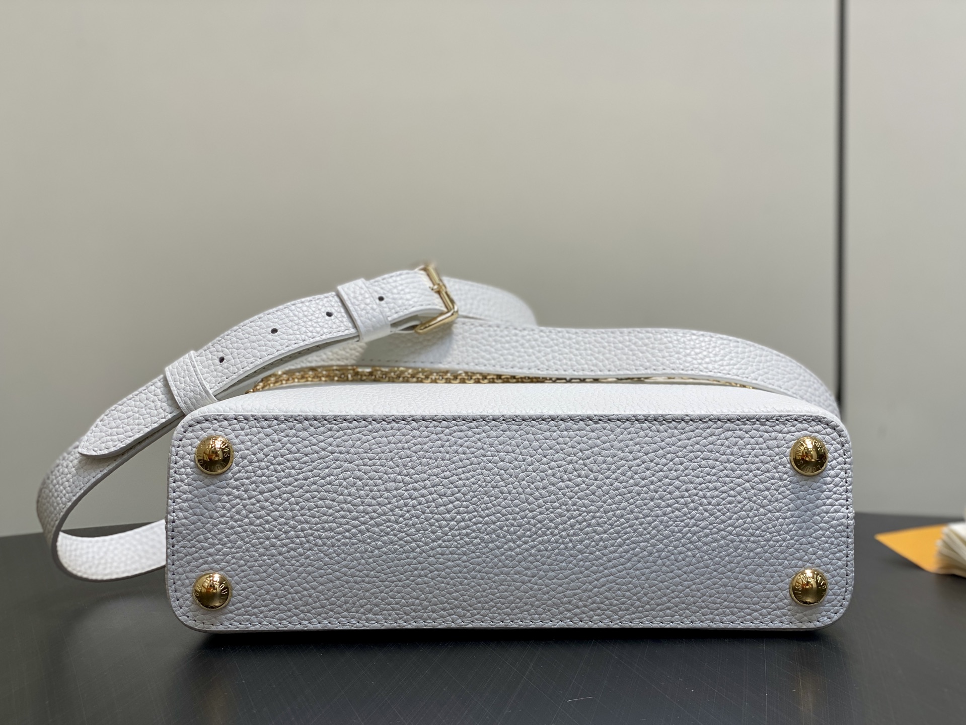 Louis Vuitton Basic Bag White M-l-s