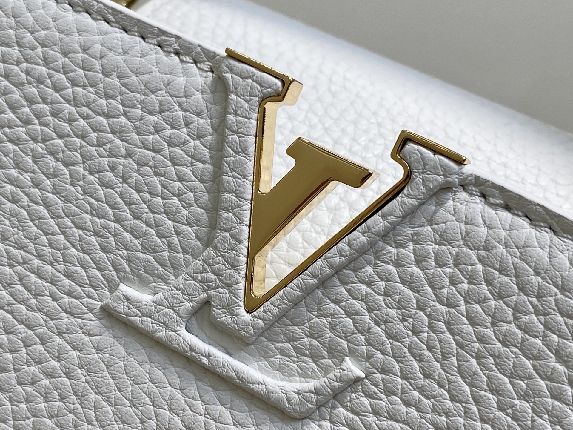Louis Vuitton Basic Bag White M-l-s
