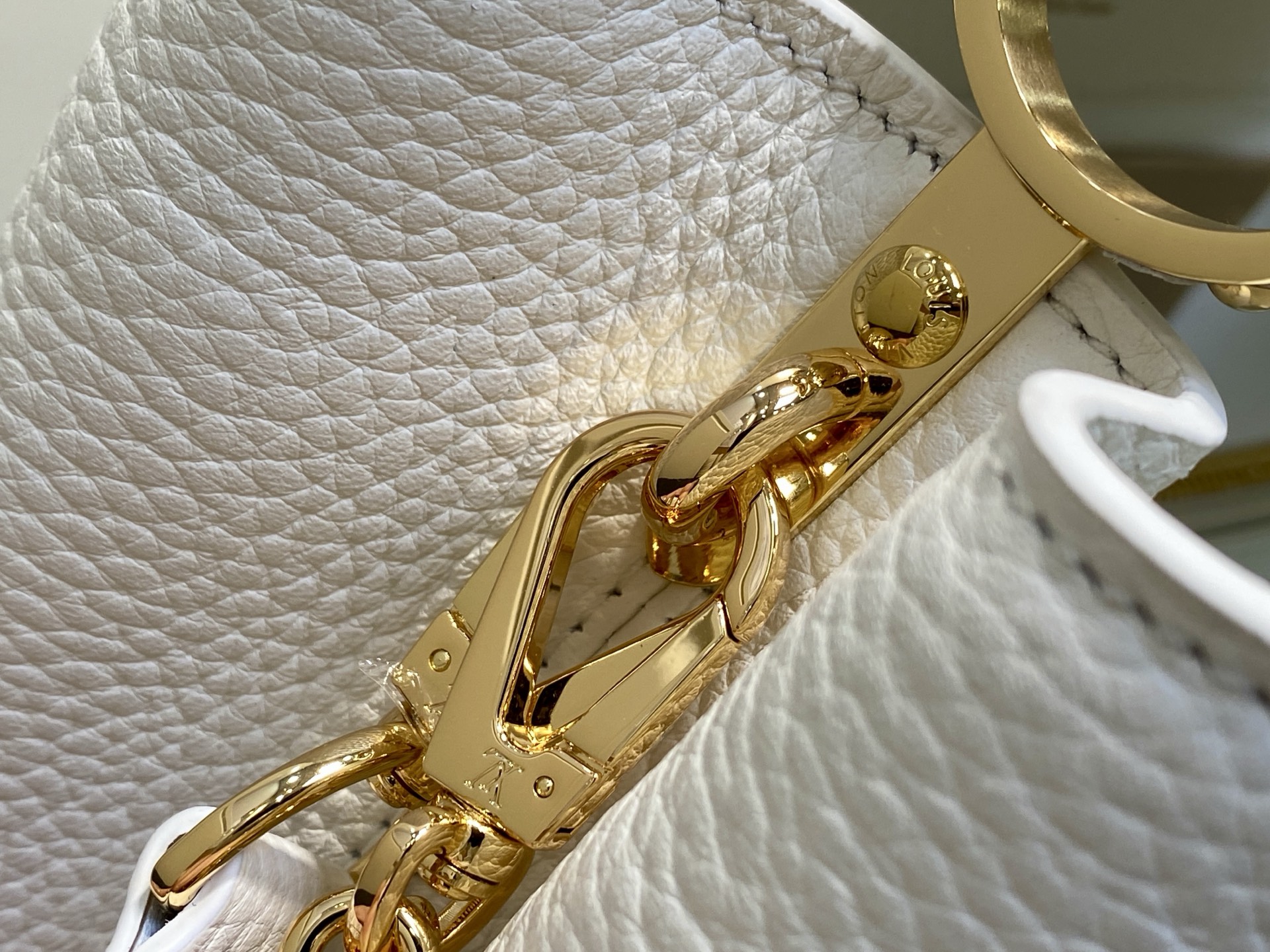 Louis Vuitton Basic Bag White M-l-s