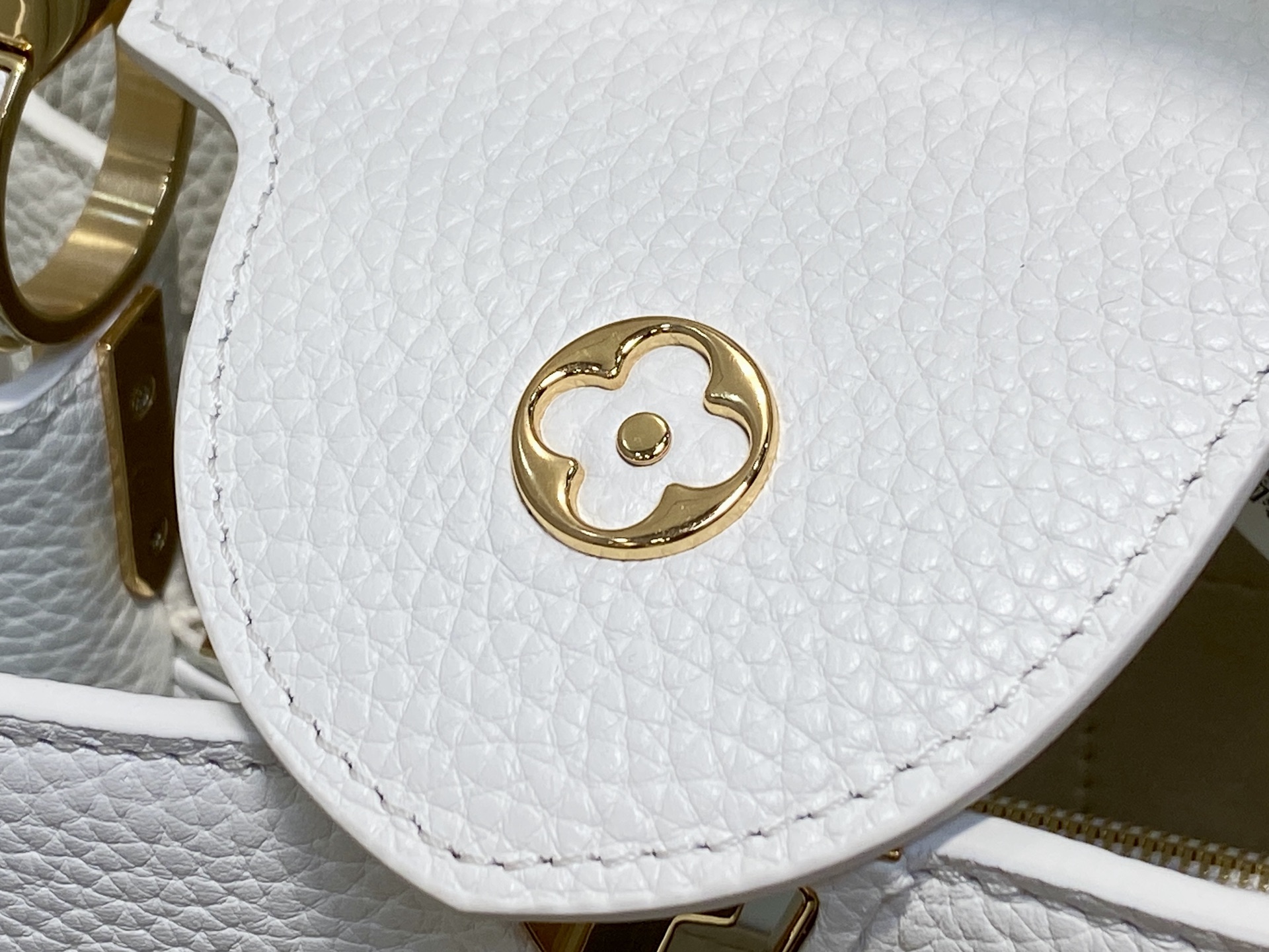 Louis Vuitton Basic Bag White M-l-s