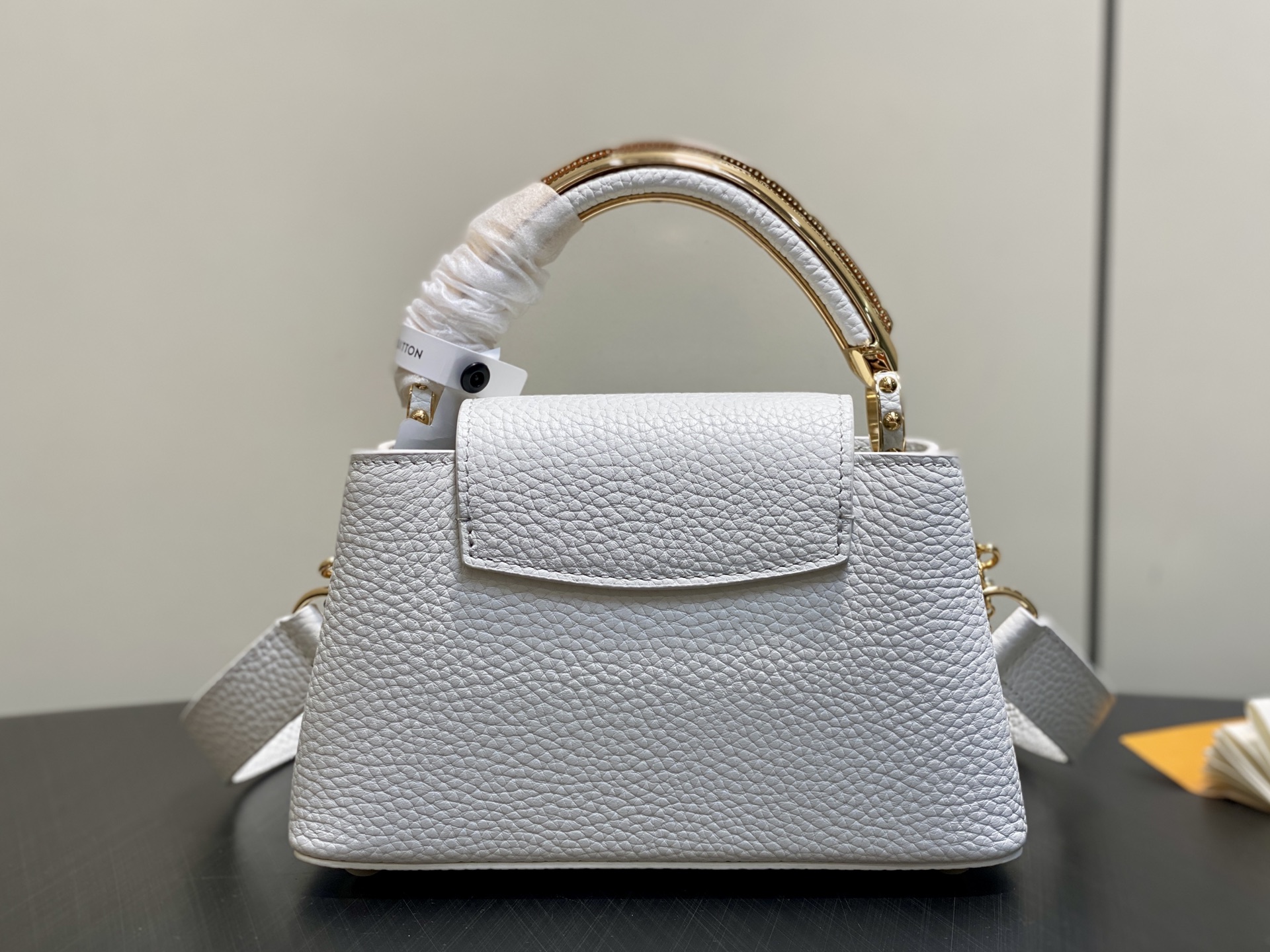 Louis Vuitton Basic Bag White M-l-s