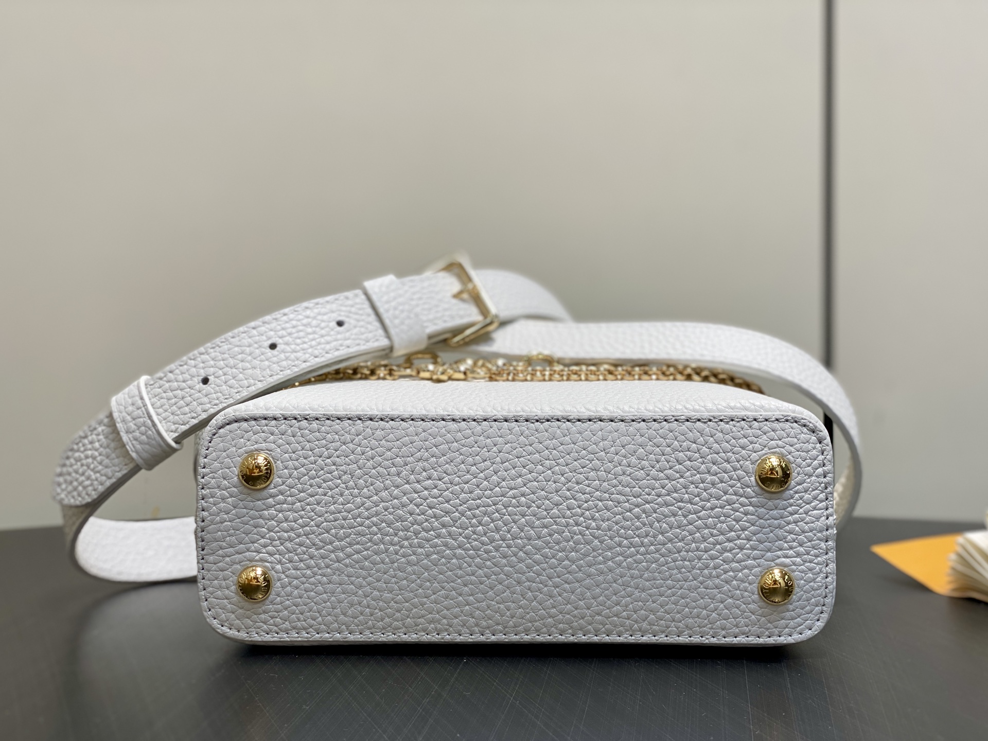 Louis Vuitton Basic Bag White M-l-s