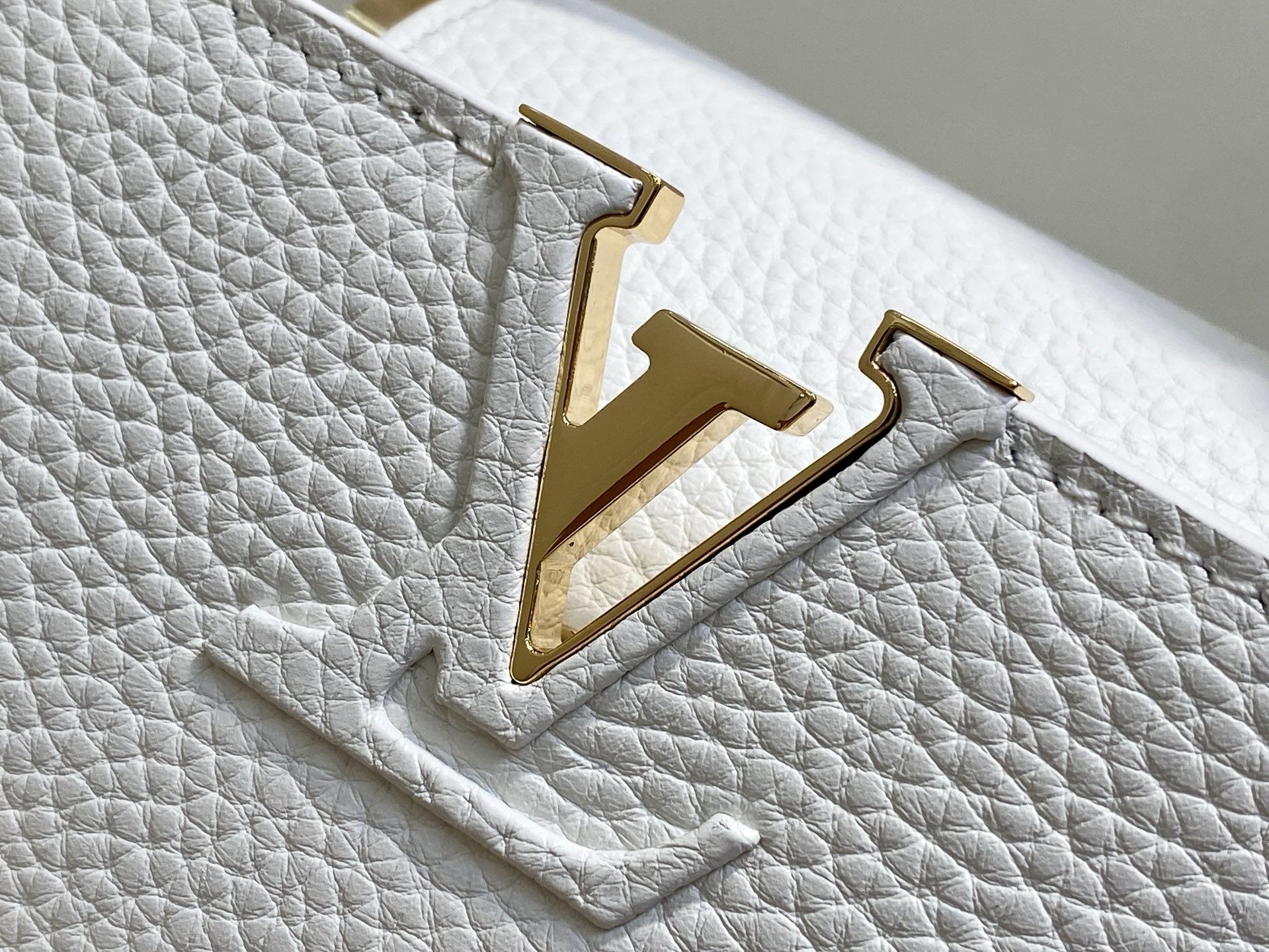 Louis Vuitton Basic Bag White M-l-s