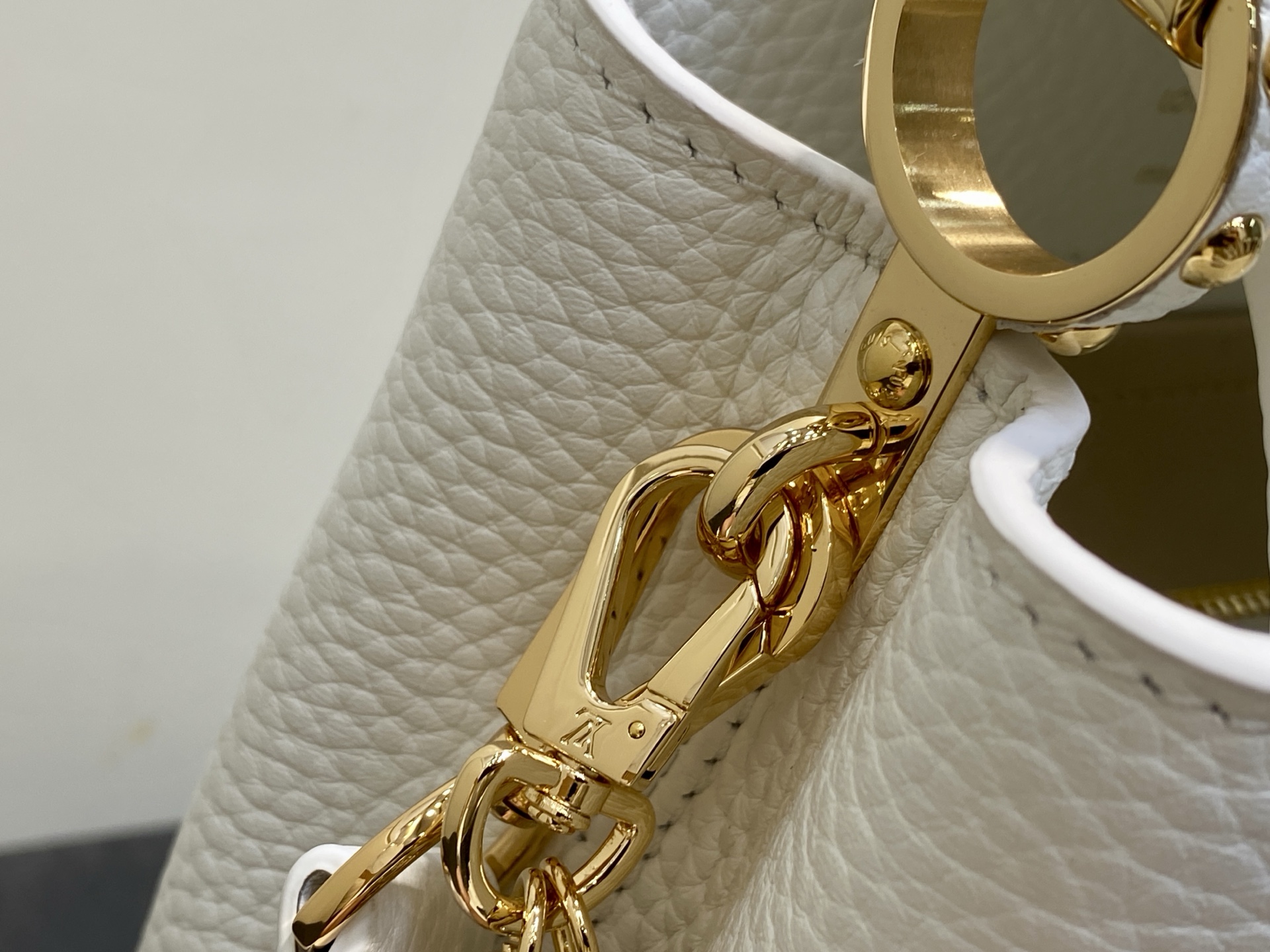 Louis Vuitton Basic Bag White M-l-s