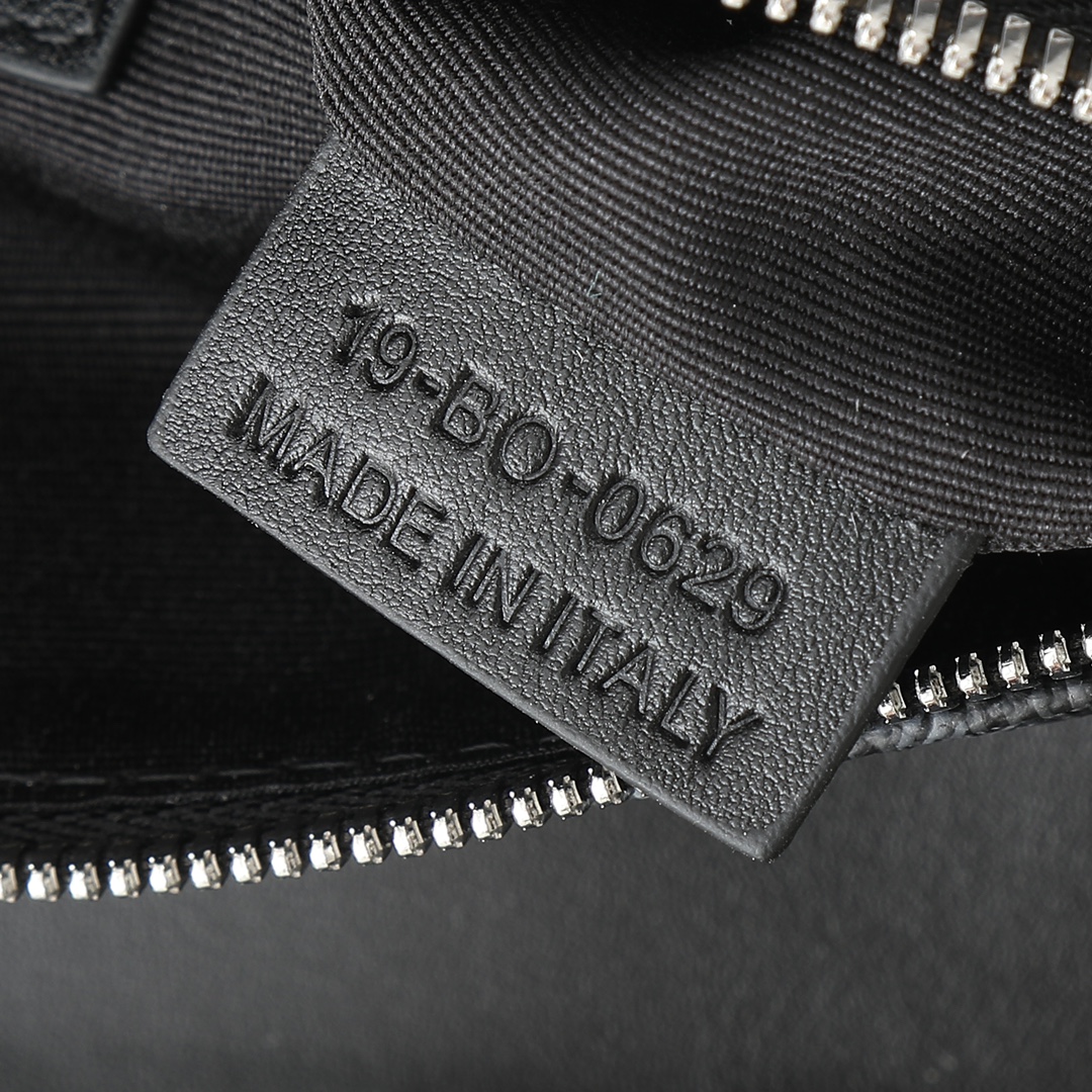 Basic Bag Cow Leather M-s
