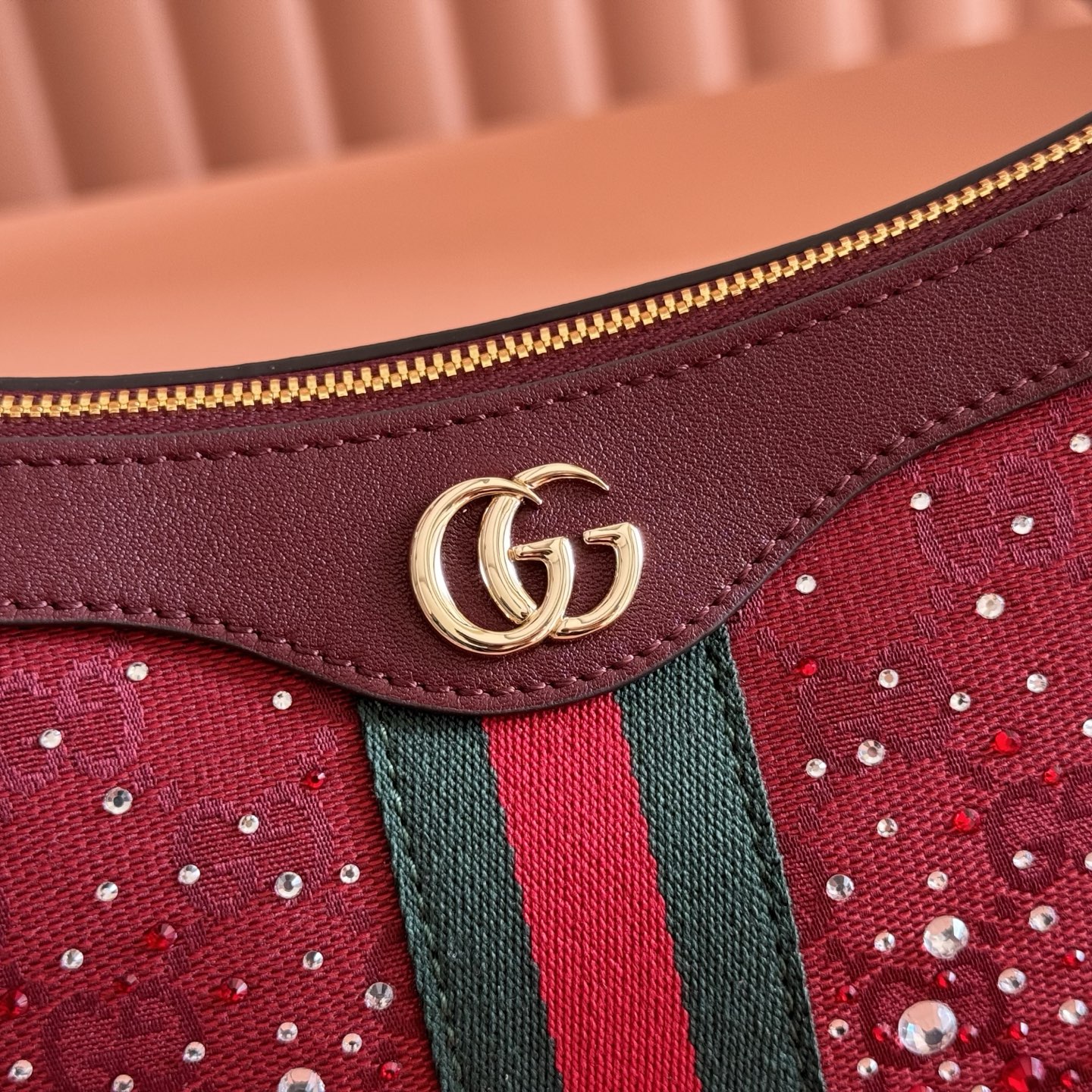 Gucci Basic Bag Canvas Gold S